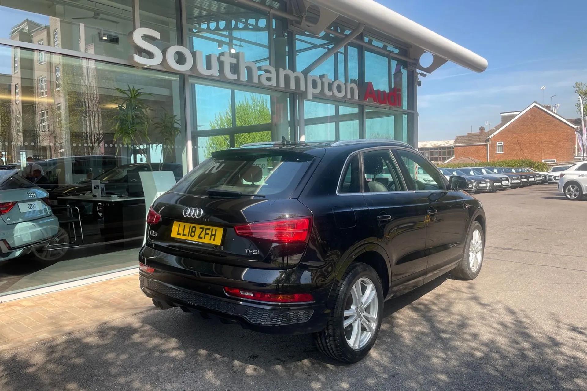 Audi Q3 thumbnail image number 5