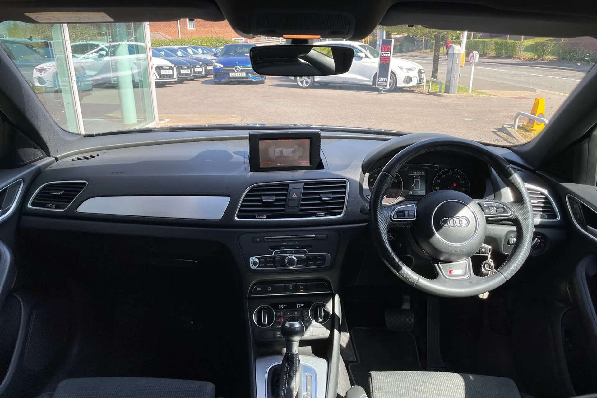Audi Q3 thumbnail image number 3