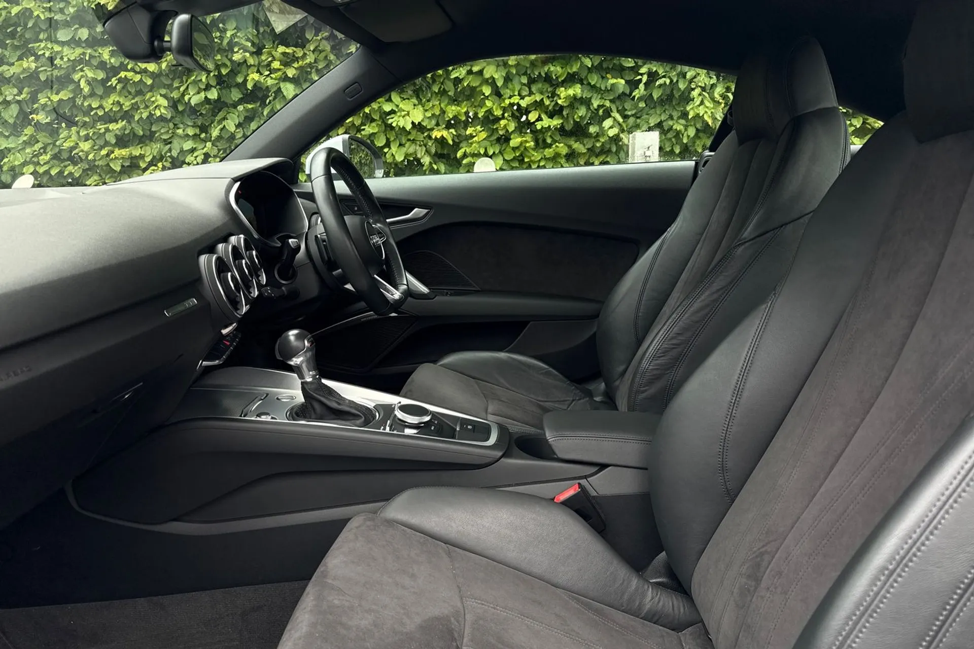 Audi TT thumbnail image number 29