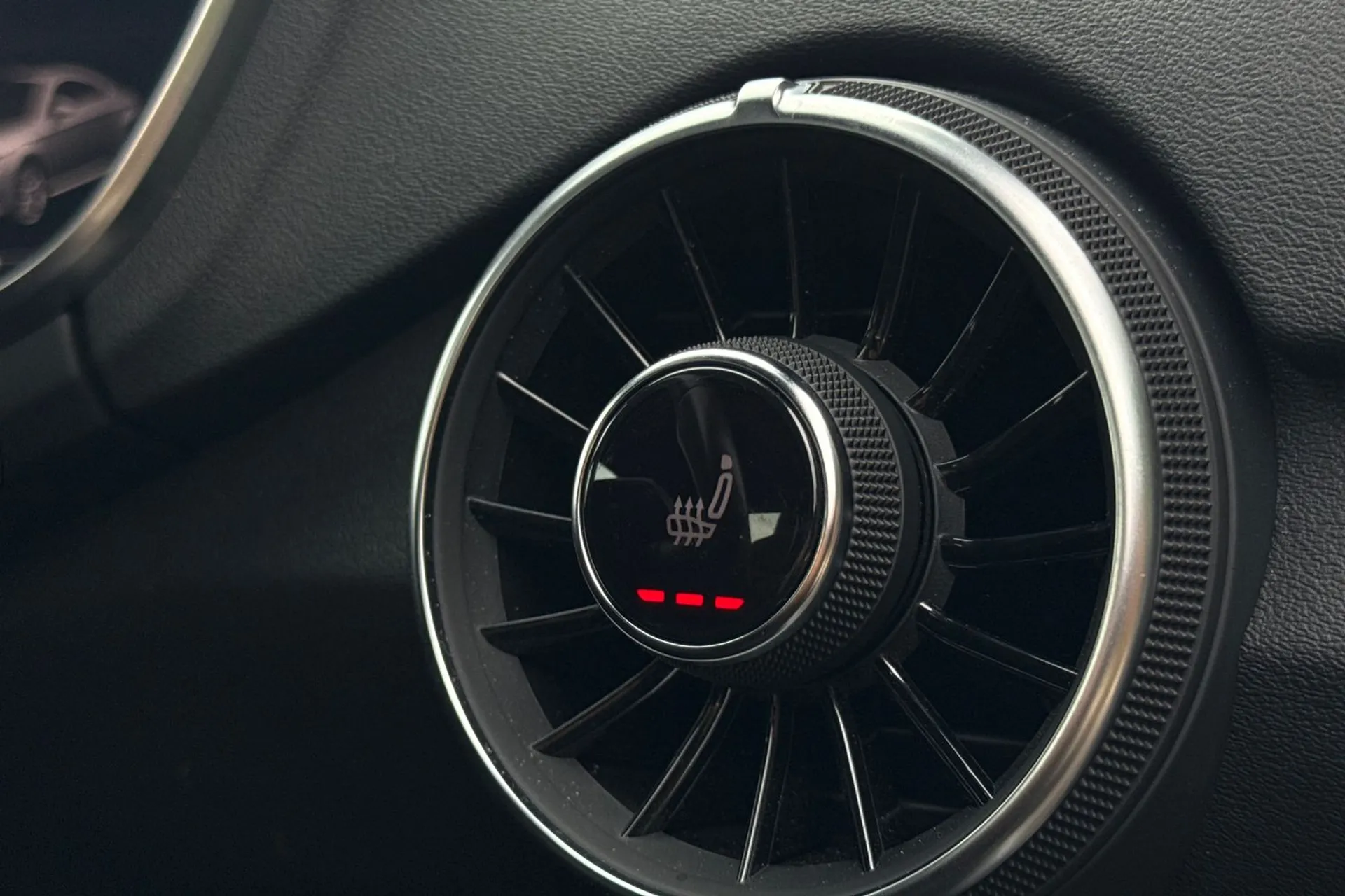 Audi TT thumbnail image number 26