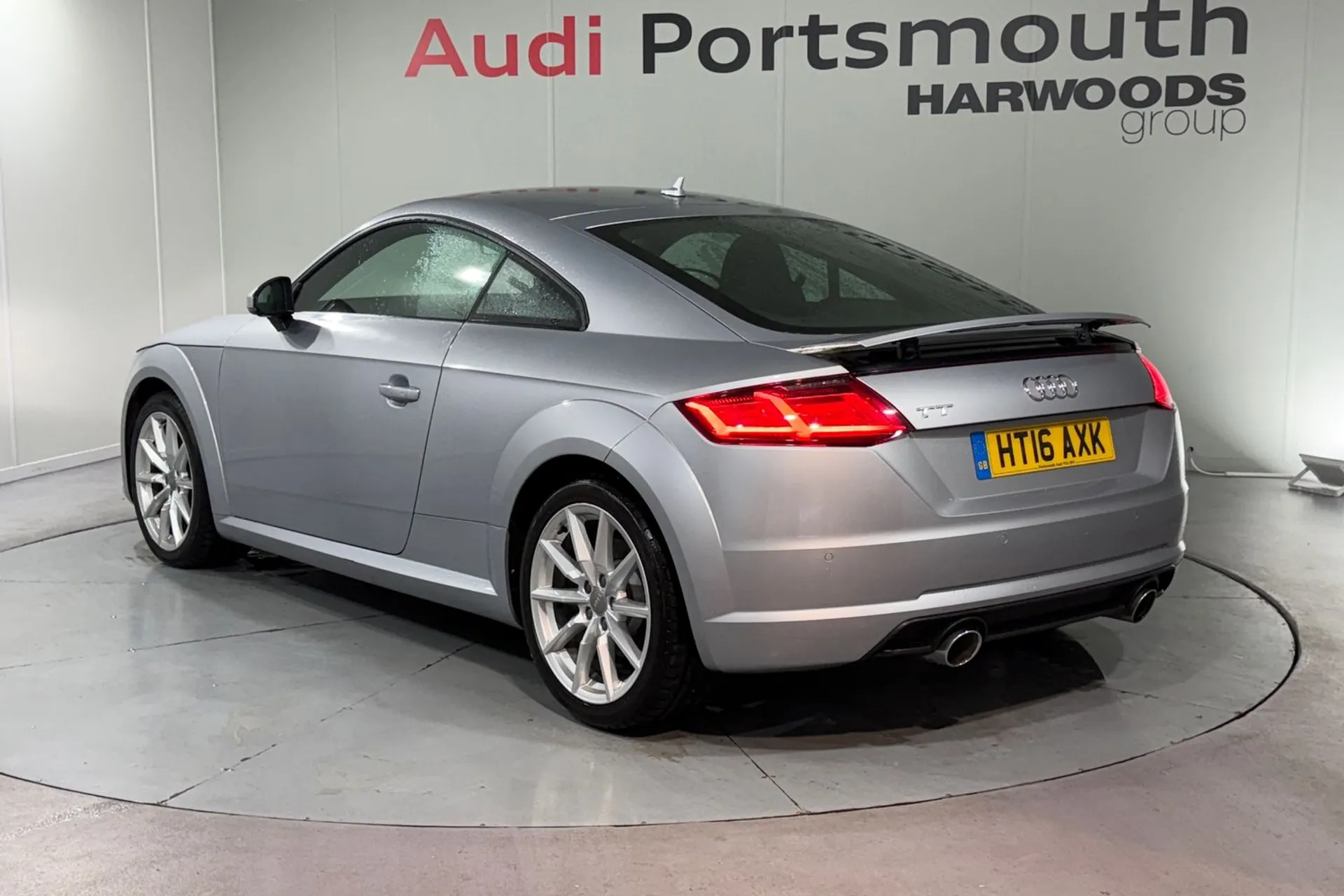 Audi TT thumbnail image number 8