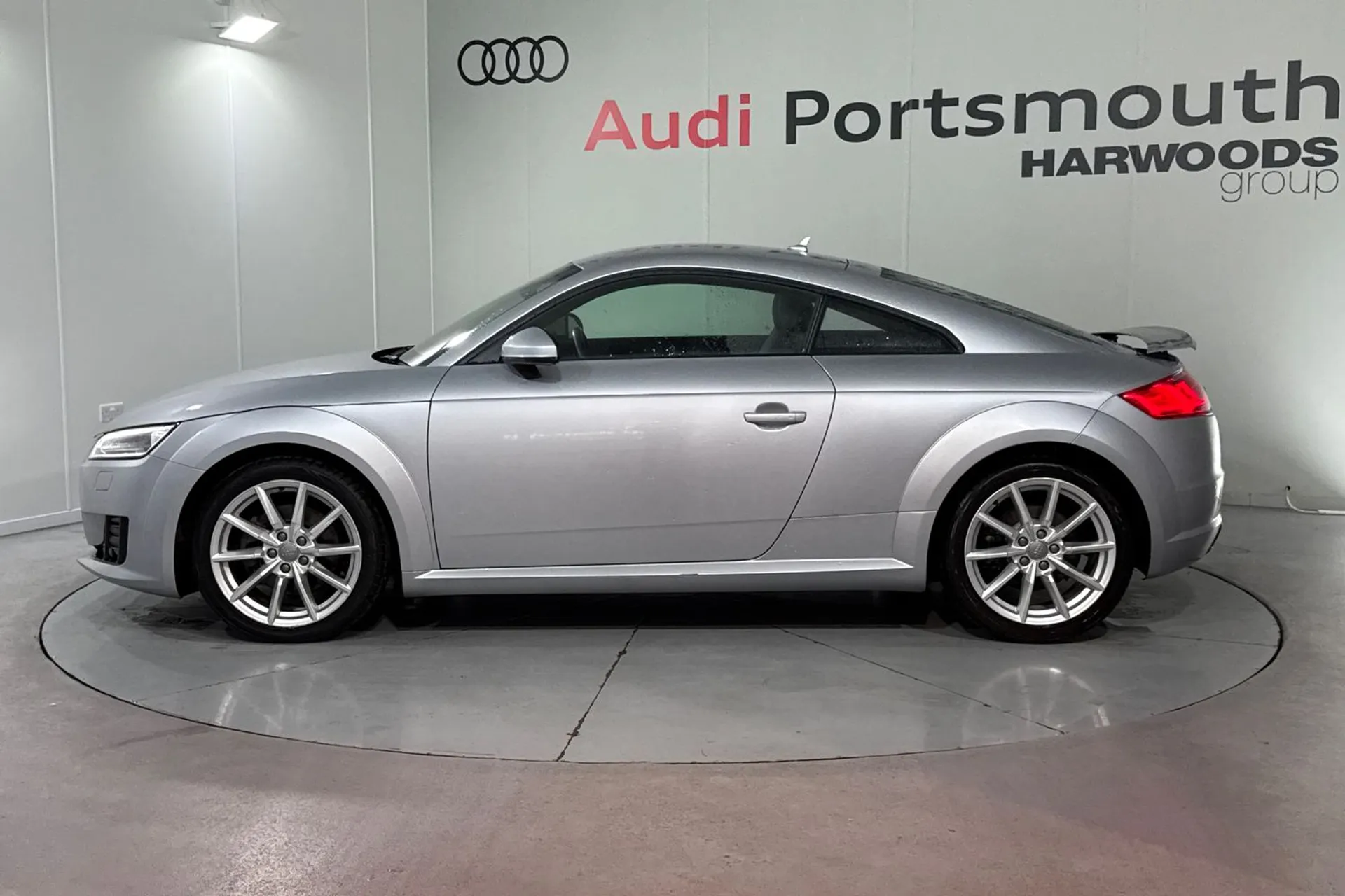Audi TT thumbnail image number 9