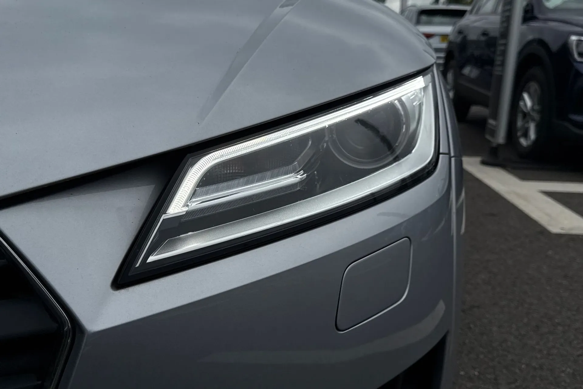 Audi TT thumbnail image number 23