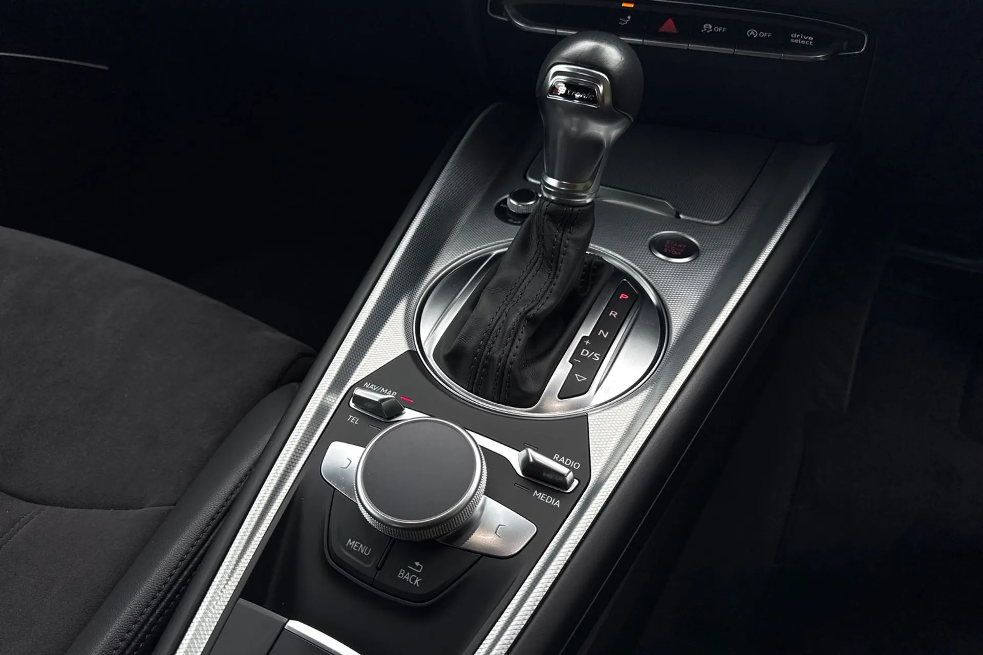 Audi TT thumbnail image number 43