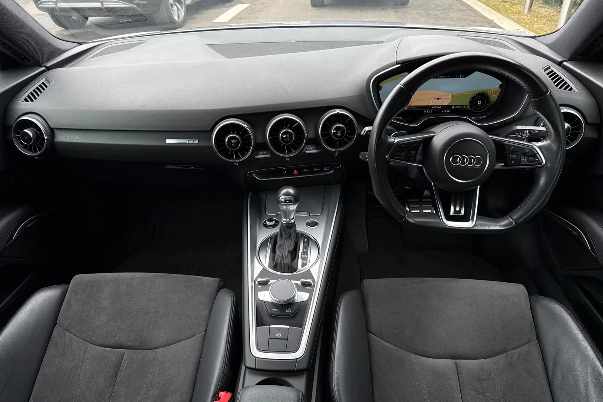 Audi TT thumbnail image number 3