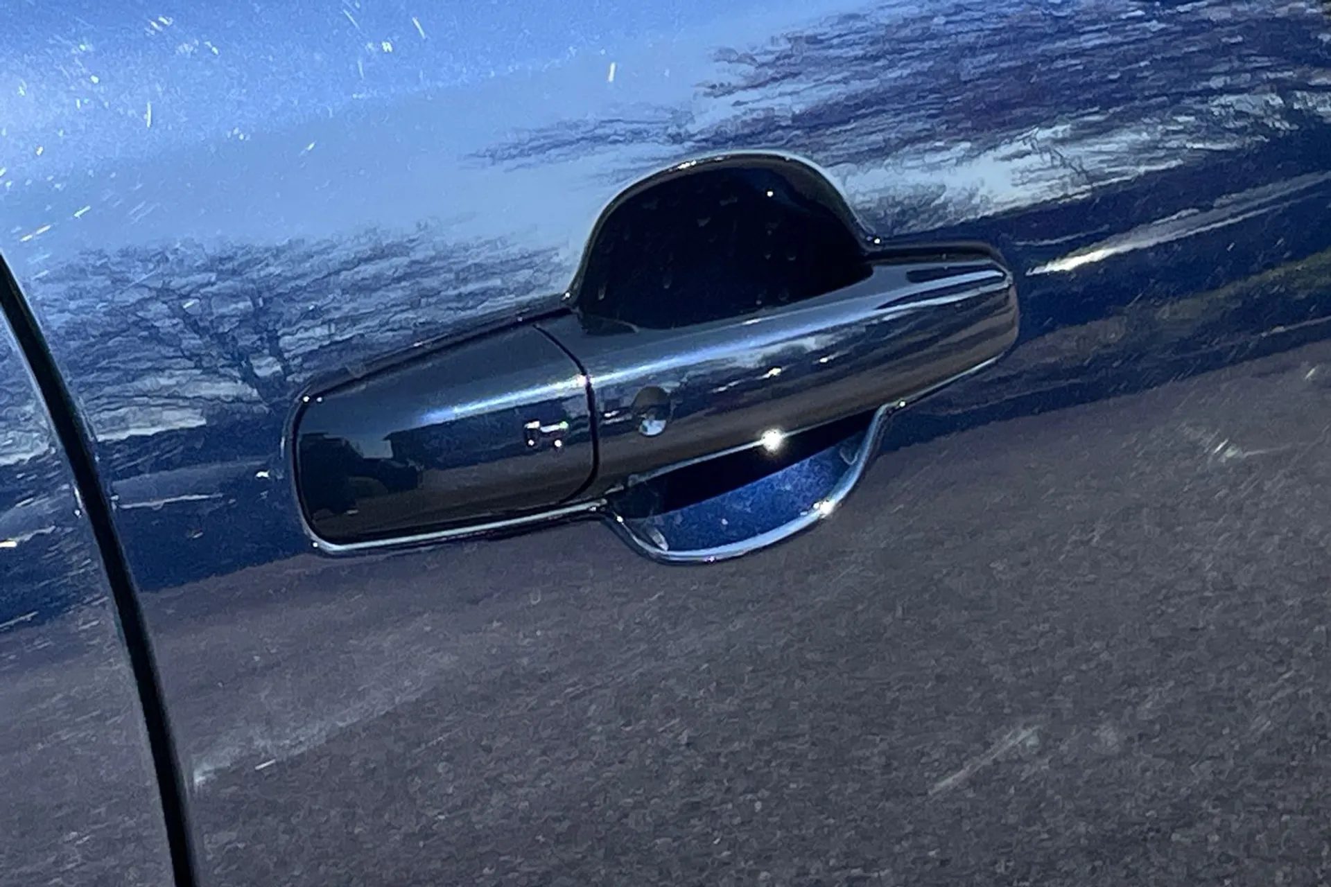 Jaguar F-PACE thumbnail image number 22