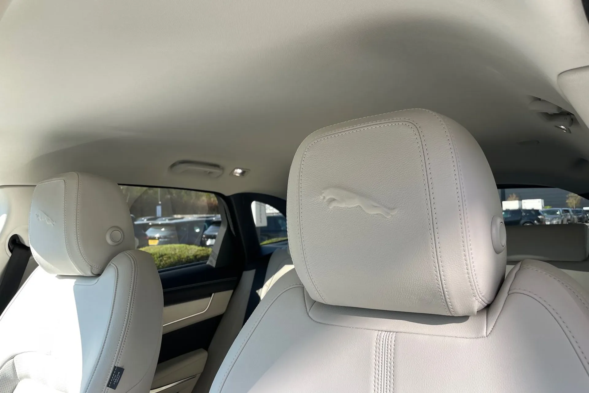 Jaguar F-PACE thumbnail image number 4