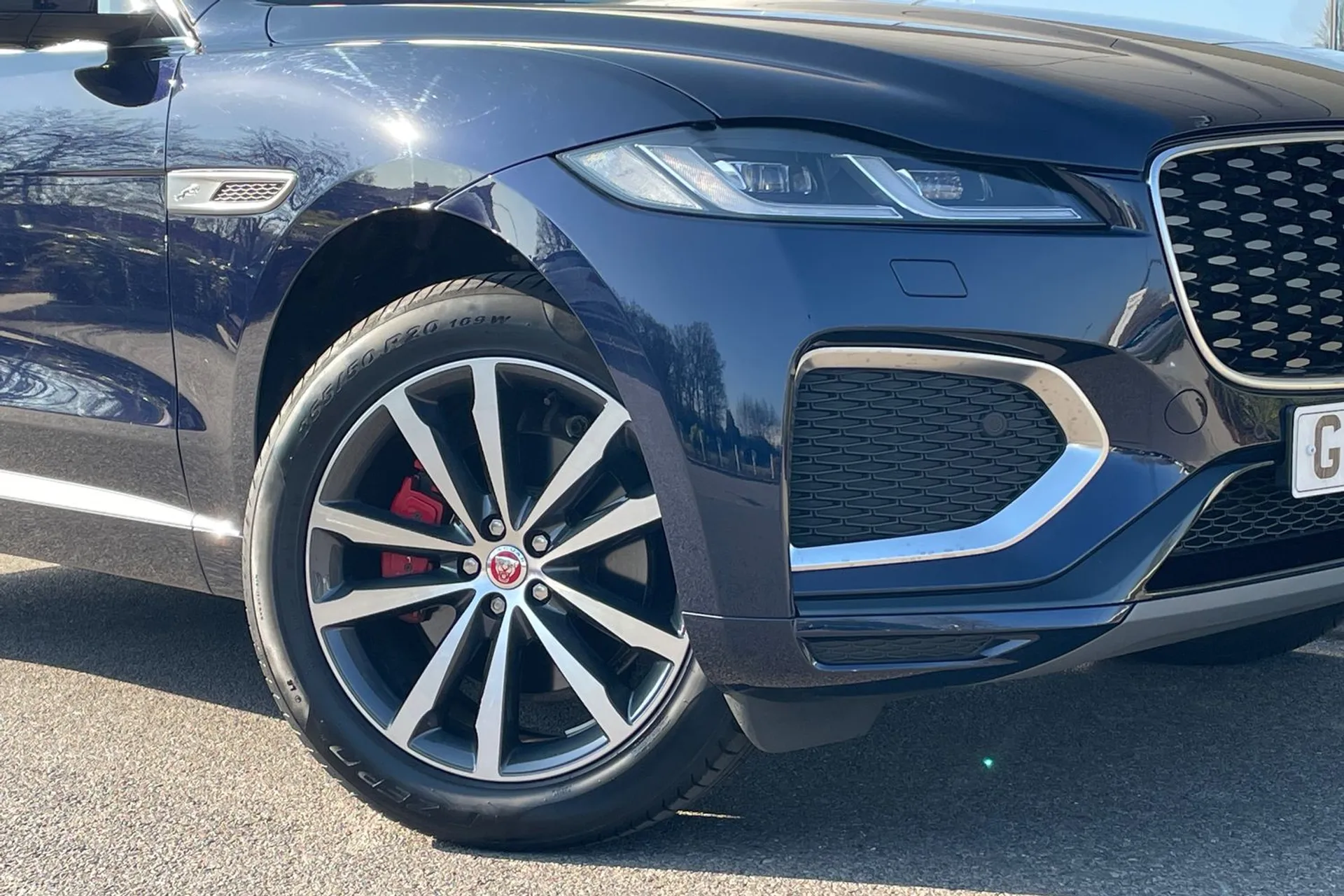 Jaguar F-PACE thumbnail image number 8