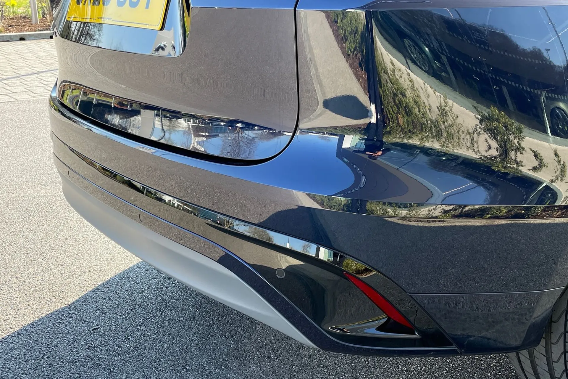 Jaguar F-PACE thumbnail image number 23