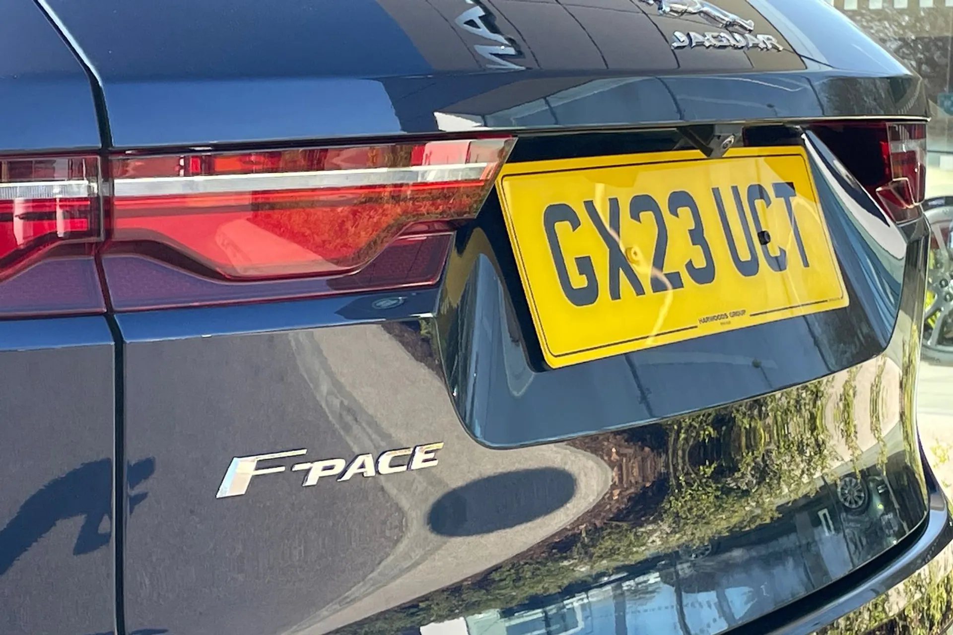 Jaguar F-PACE thumbnail image number 45