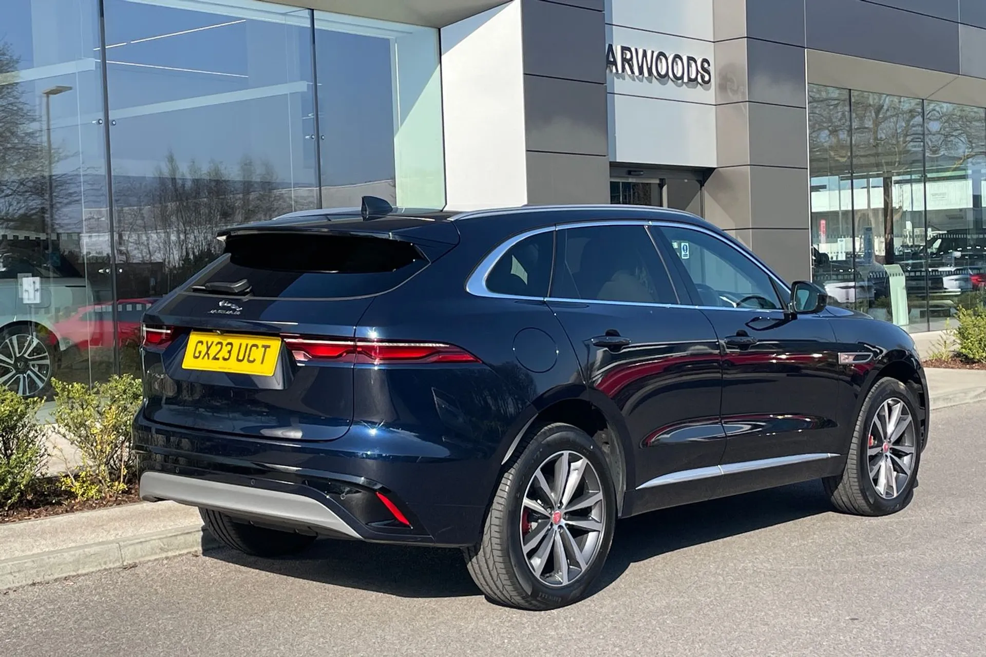 Jaguar F-PACE thumbnail image number 9