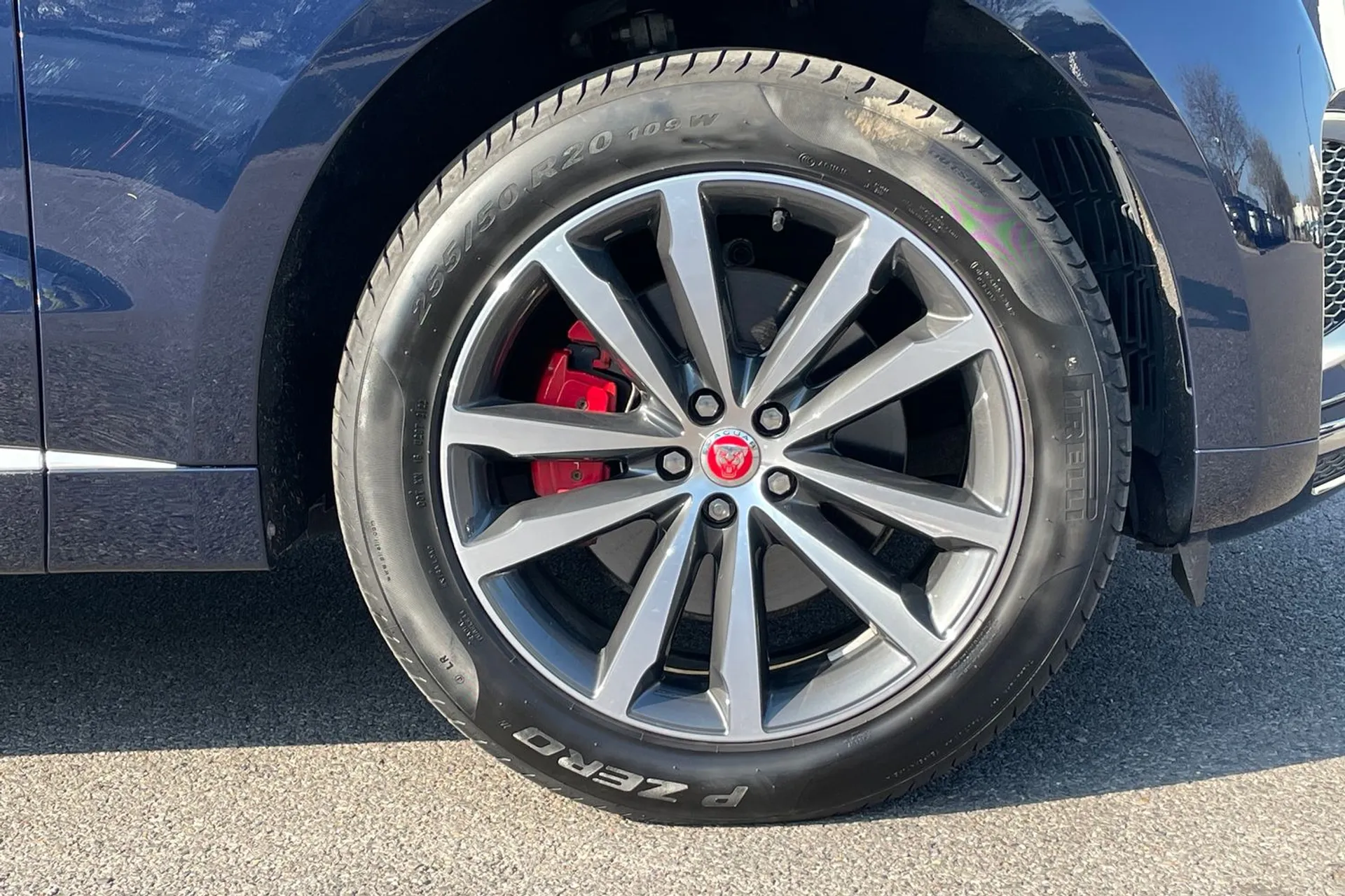 Jaguar F-PACE thumbnail image number 14