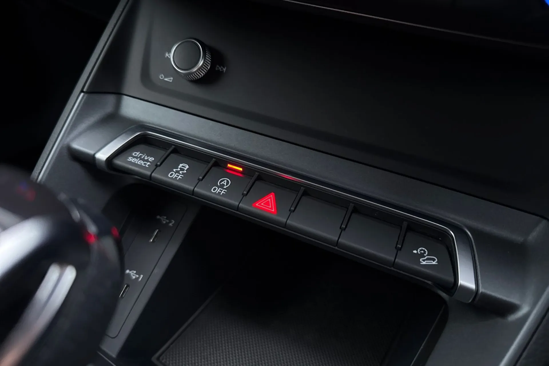 Audi Q3 thumbnail image number 13