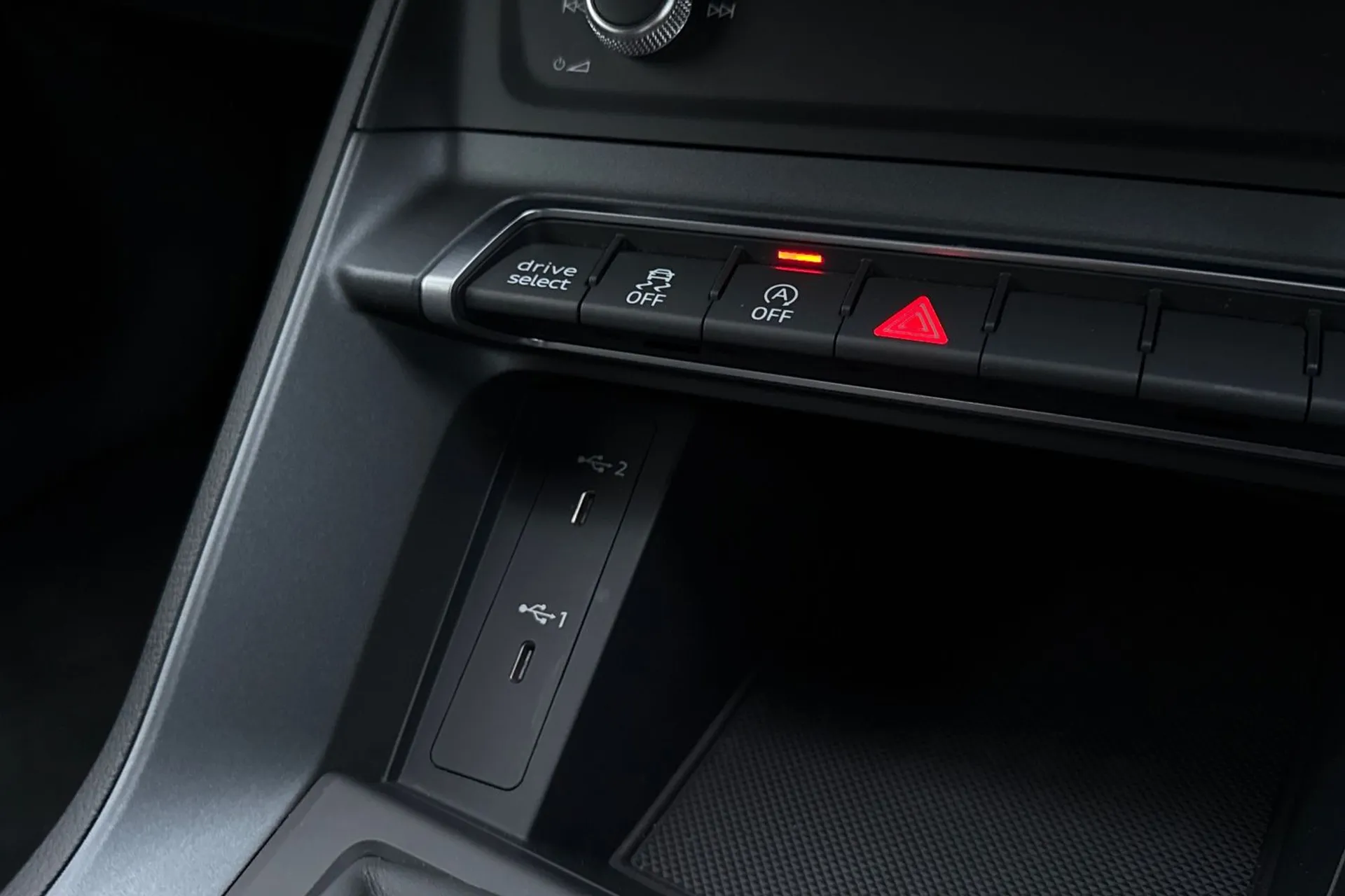 Audi Q3 thumbnail image number 17