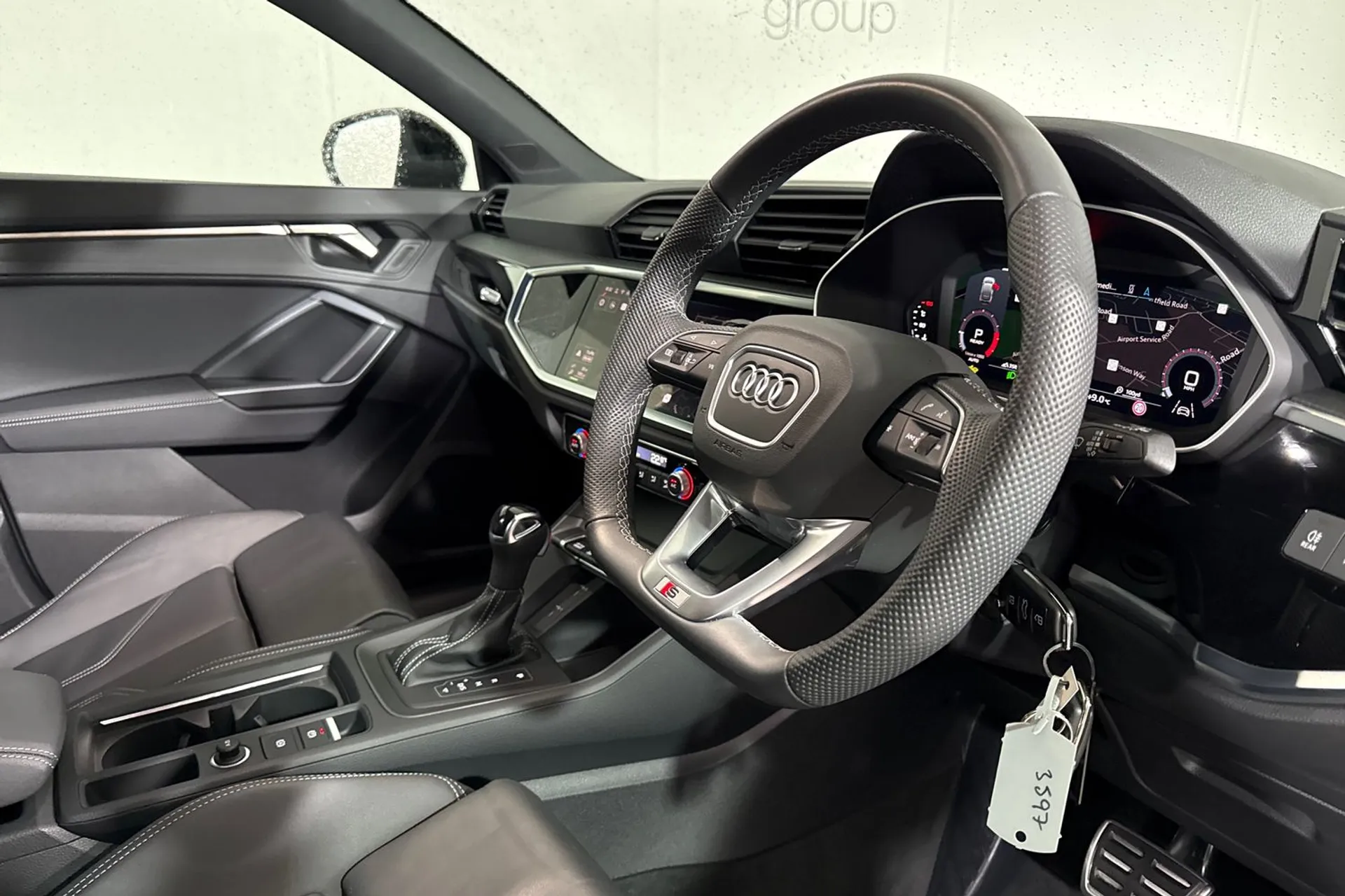 Audi Q3 thumbnail image number 43