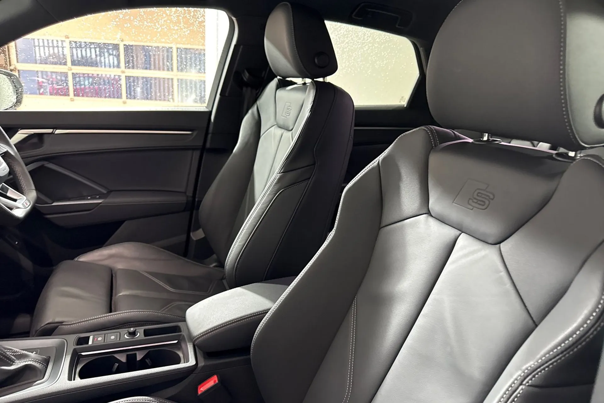 Audi Q3 thumbnail image number 44