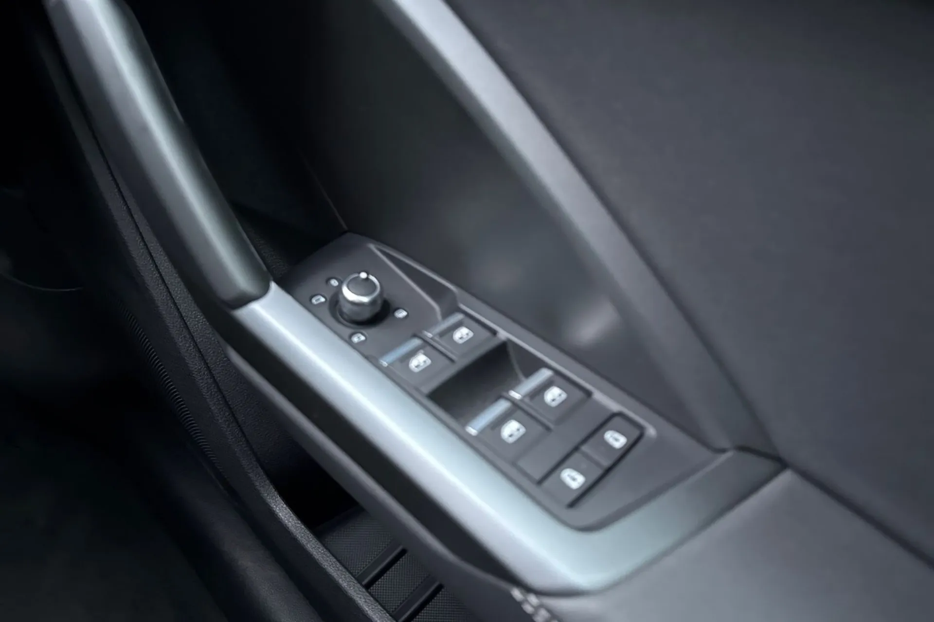 Audi Q3 thumbnail image number 33