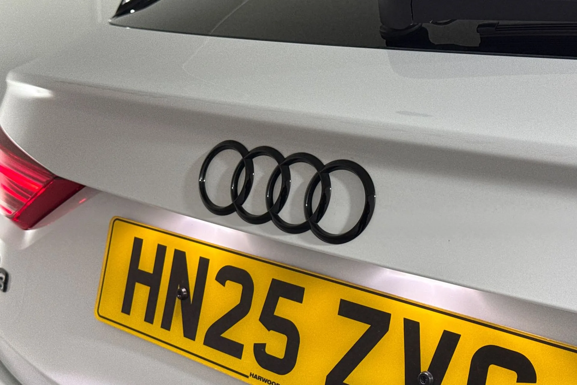 Audi Q3 thumbnail image number 31