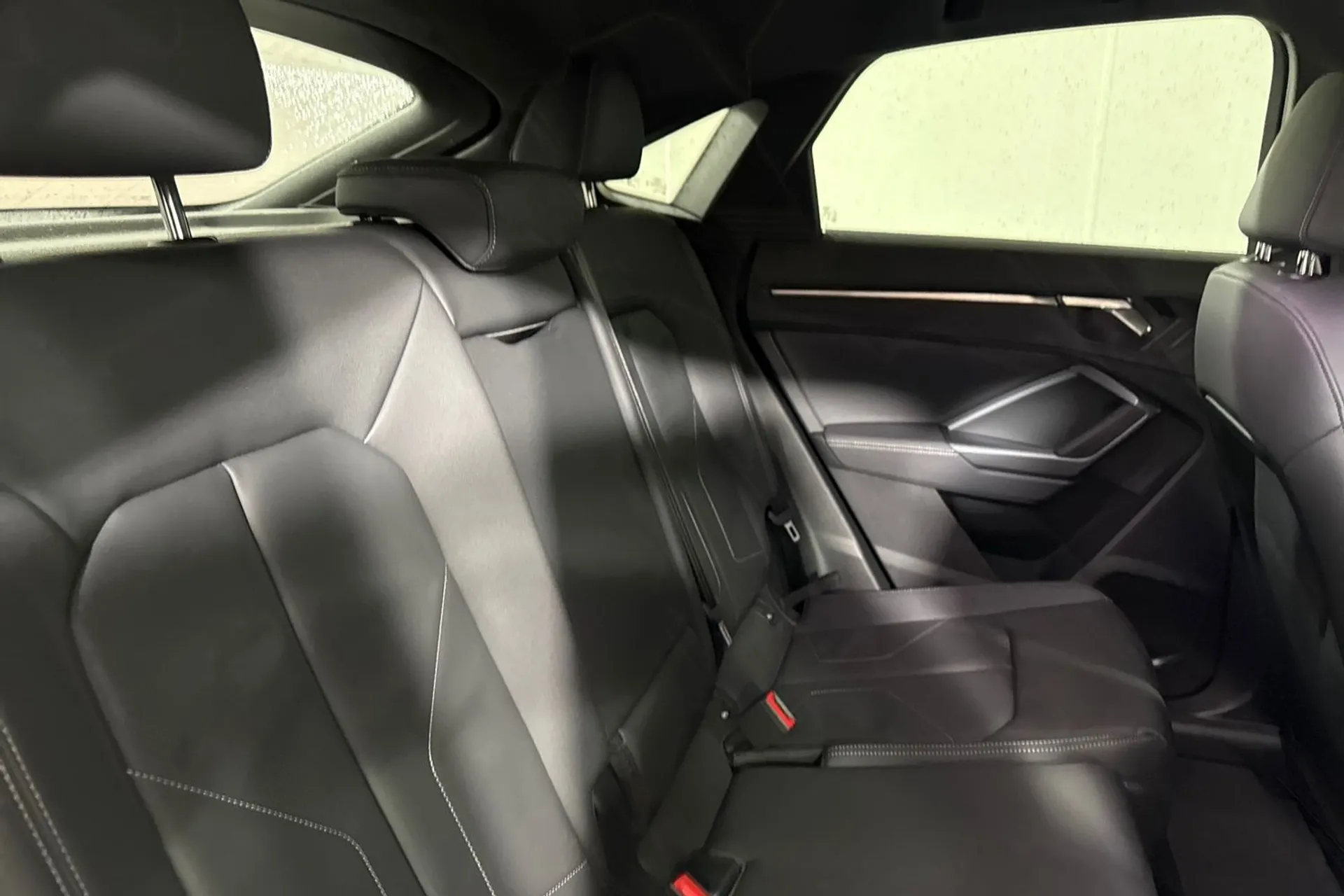 Audi Q3 thumbnail image number 39