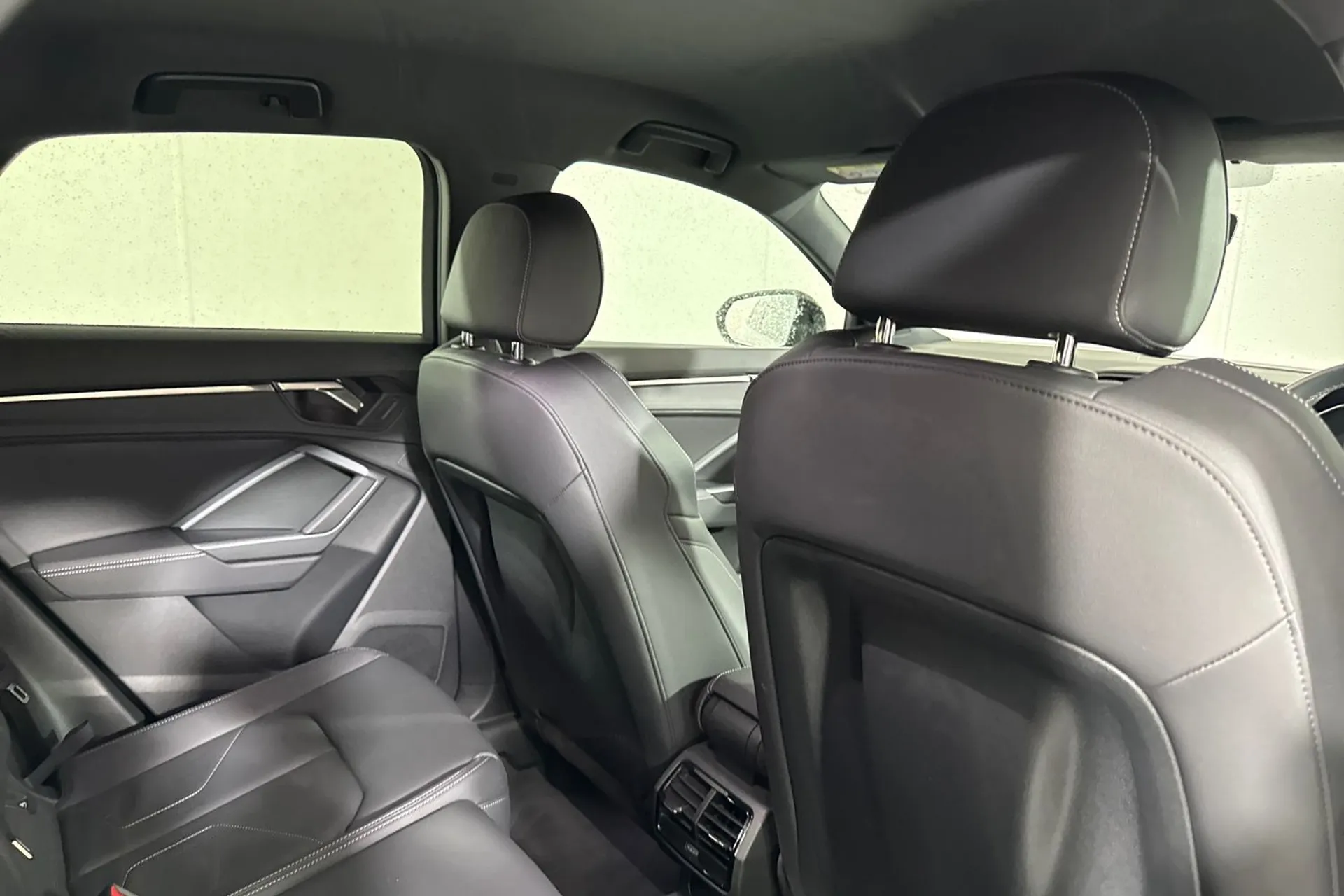 Audi Q3 thumbnail image number 41