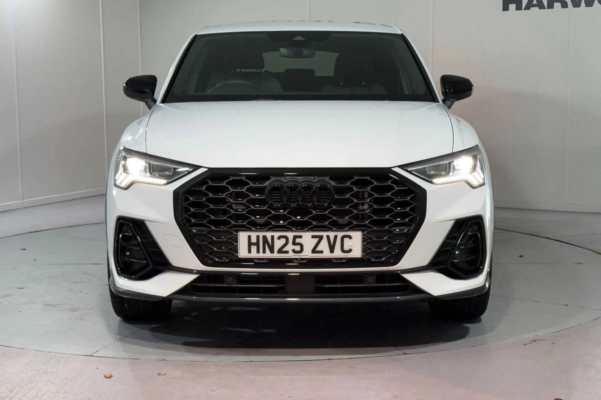 Audi Q3 thumbnail image number 5