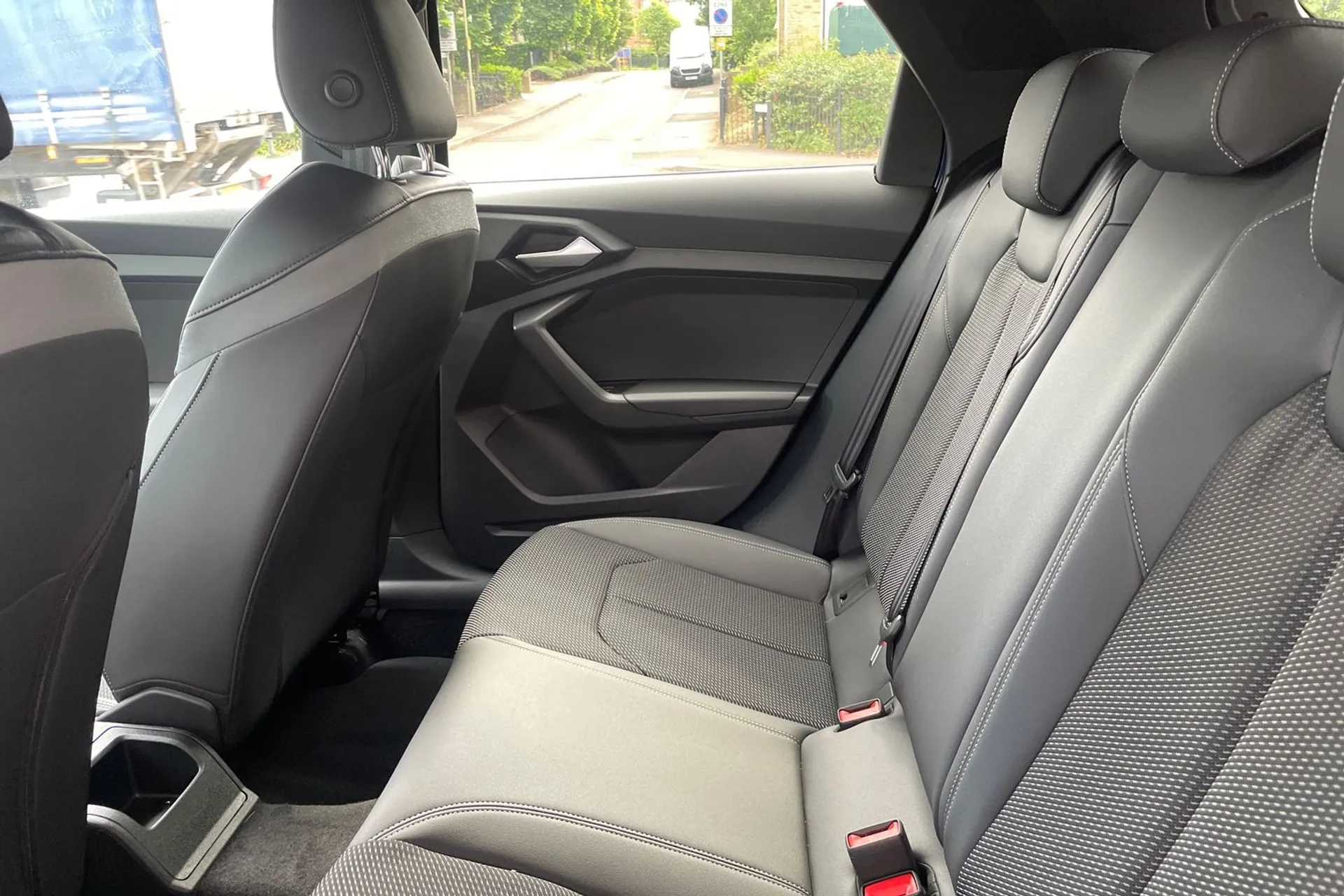 Audi A1 thumbnail image number 29