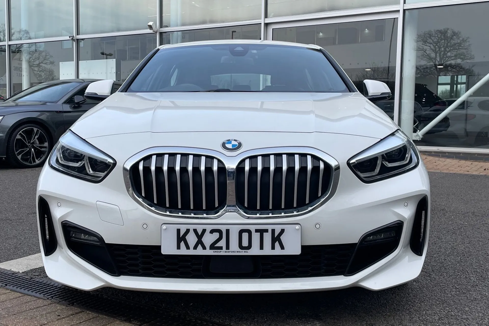 BMW 1 SERIES thumbnail image number 11