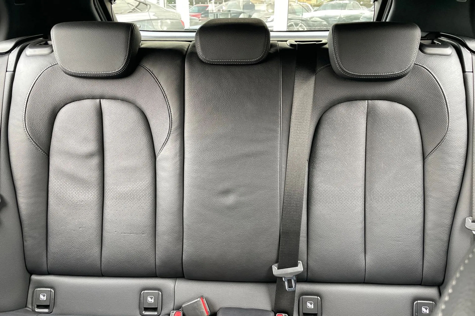 BMW 1 SERIES thumbnail image number 30