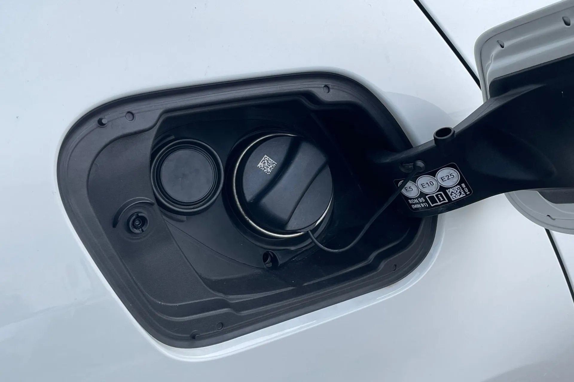 BMW 1 SERIES thumbnail image number 17