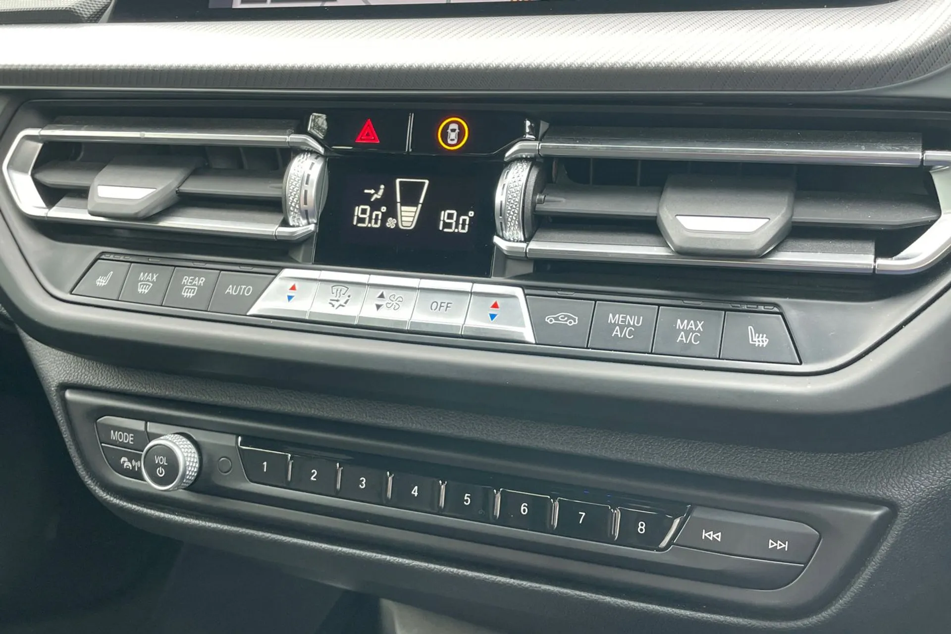 BMW 1 SERIES thumbnail image number 38