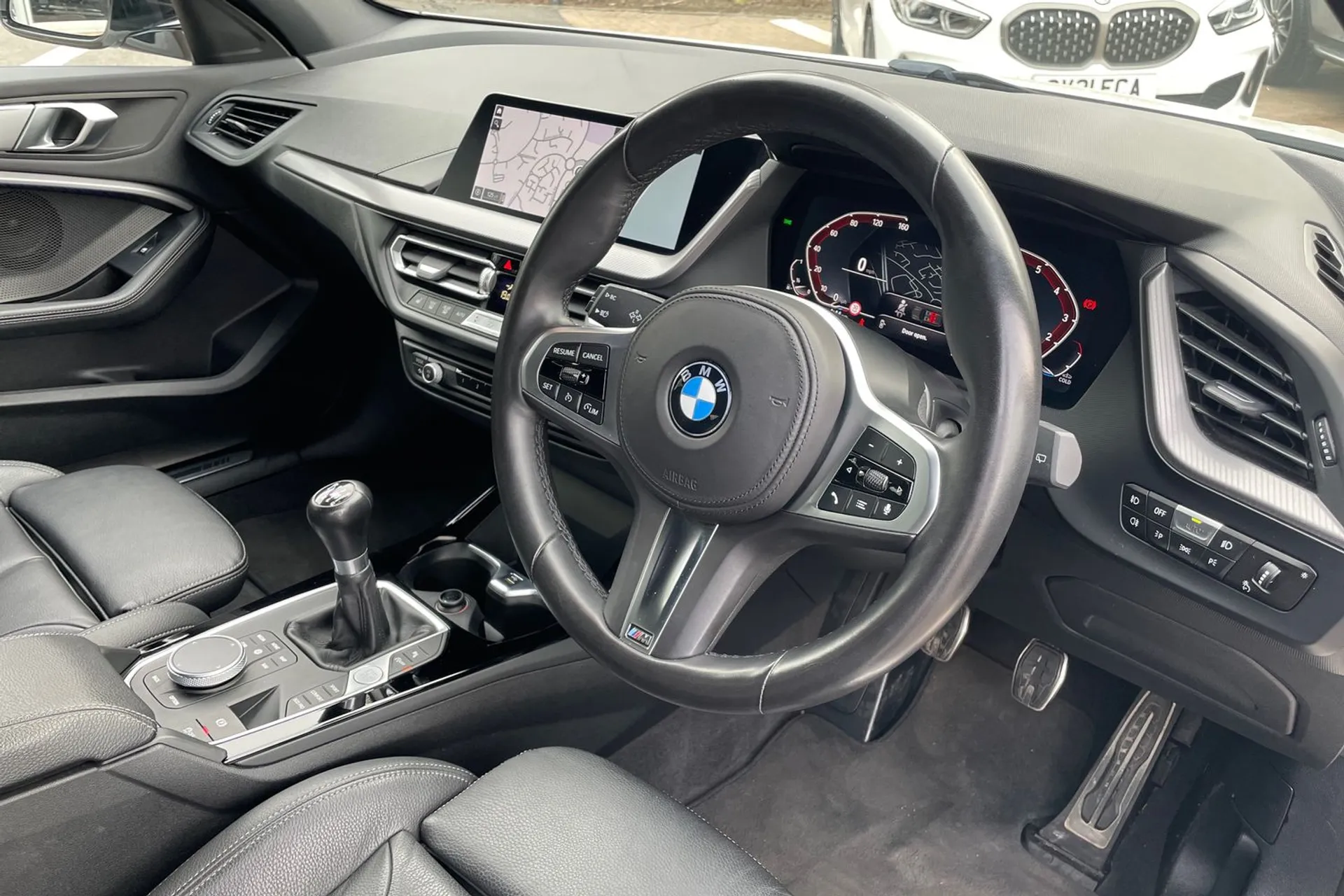 BMW 1 SERIES thumbnail image number 25