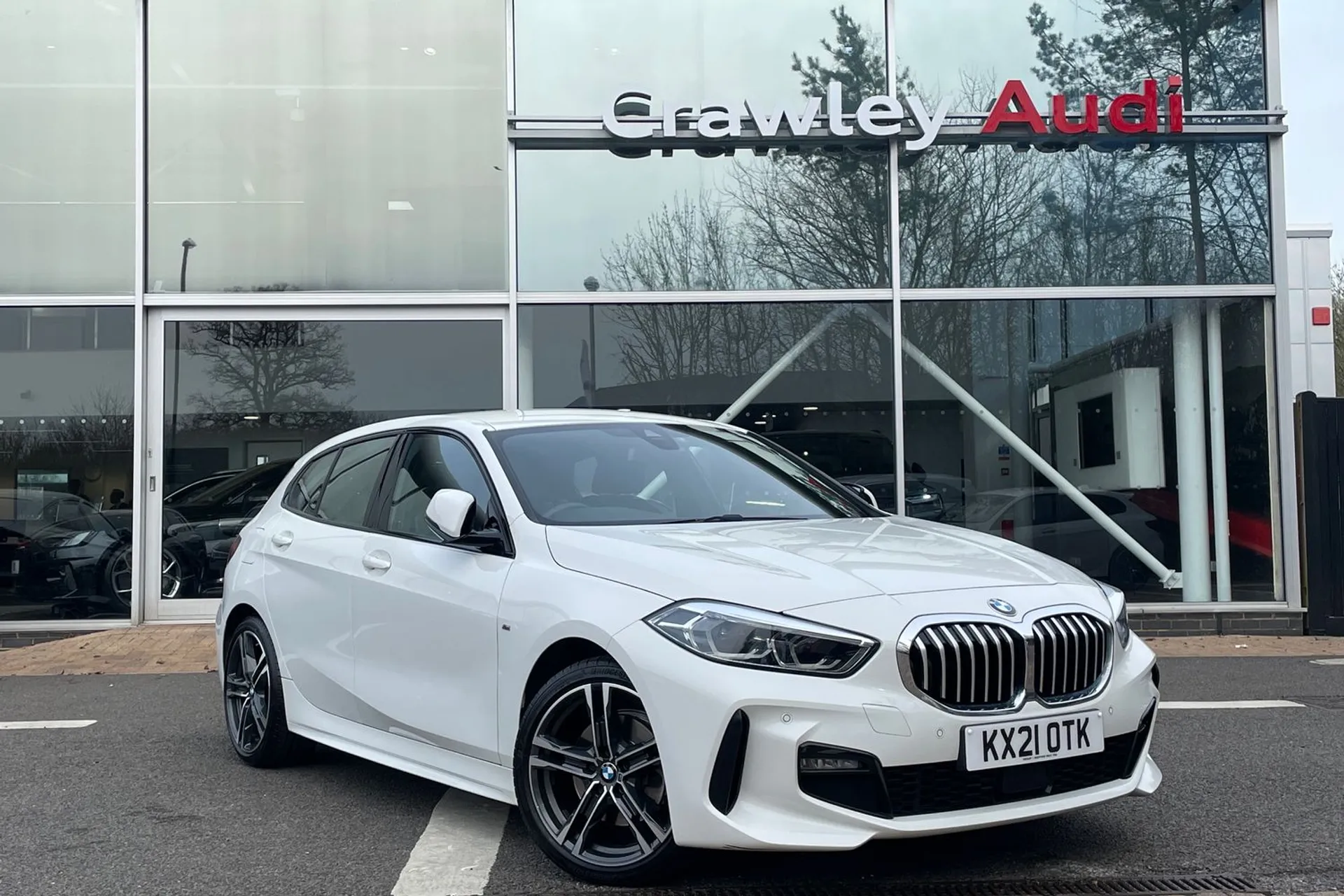 BMW 1 SERIES focused image