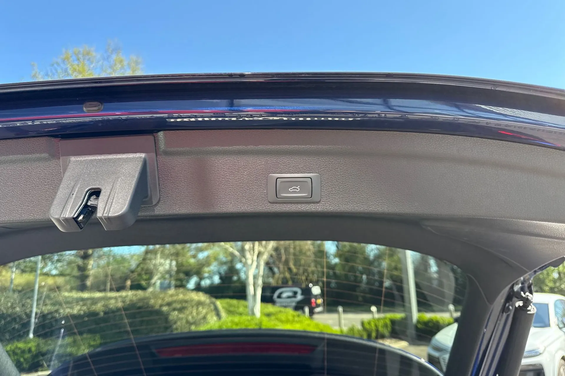 Audi Q3 thumbnail image number 35