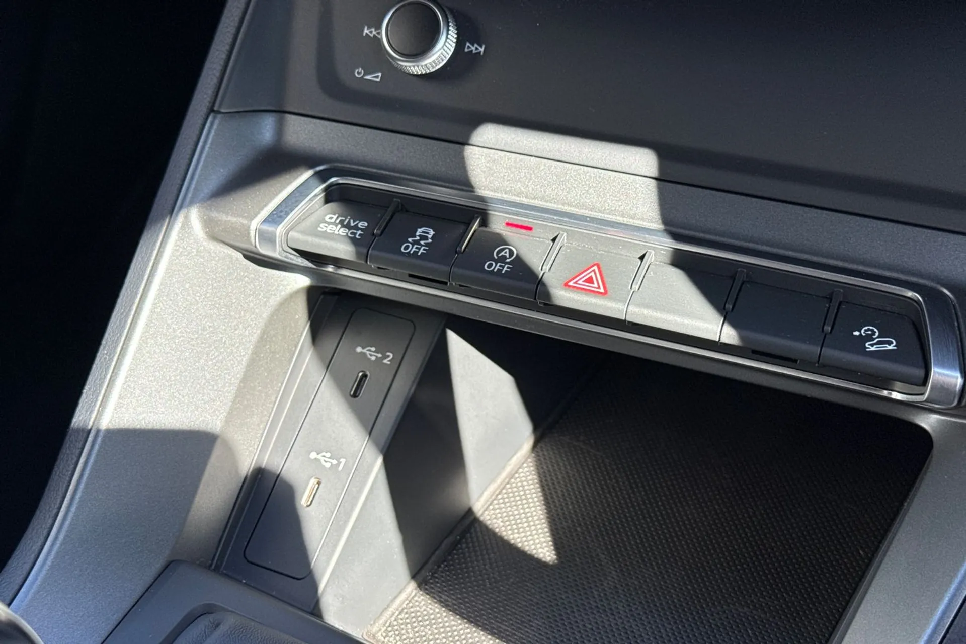 Audi Q3 thumbnail image number 41