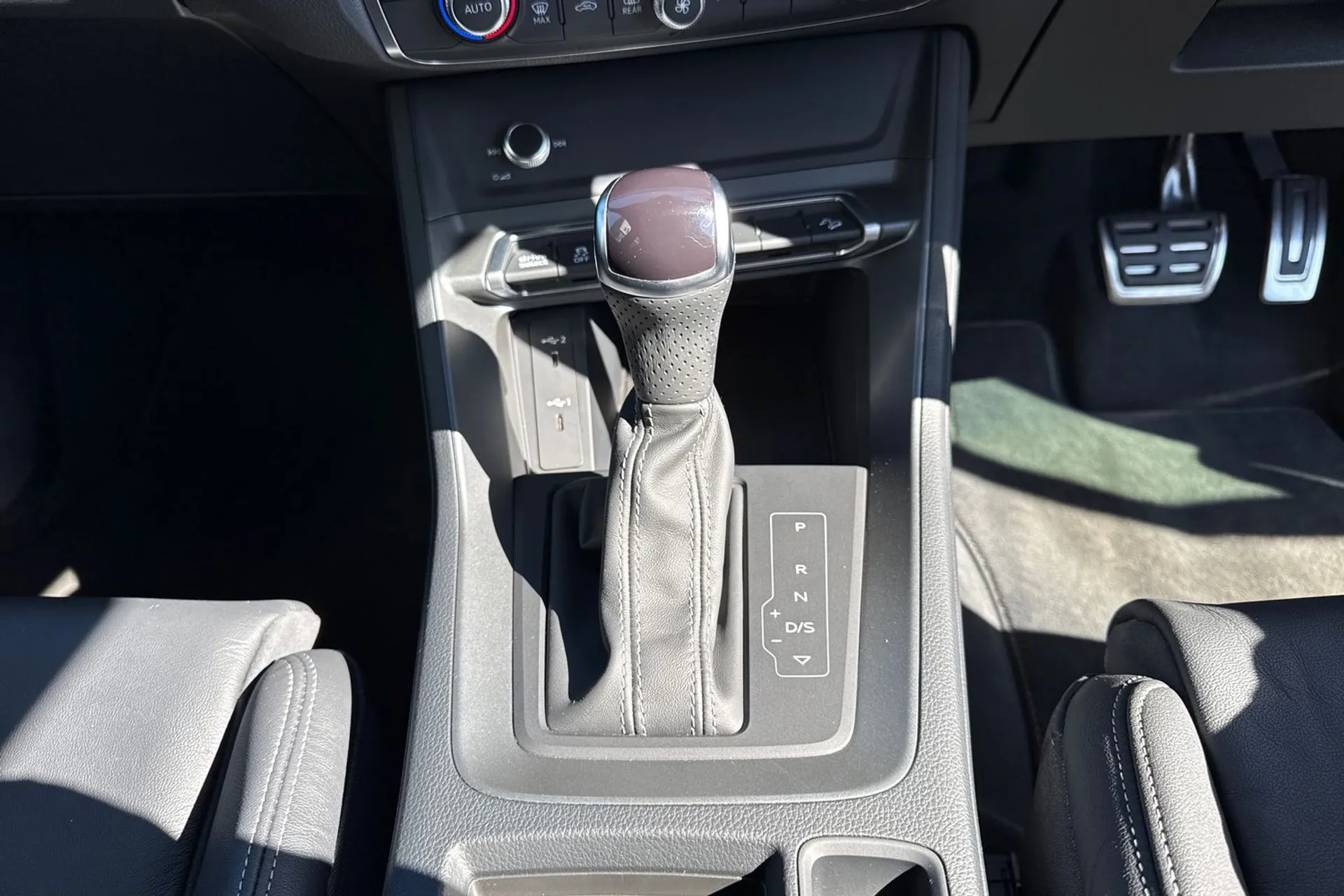 Audi Q3 thumbnail image number 51