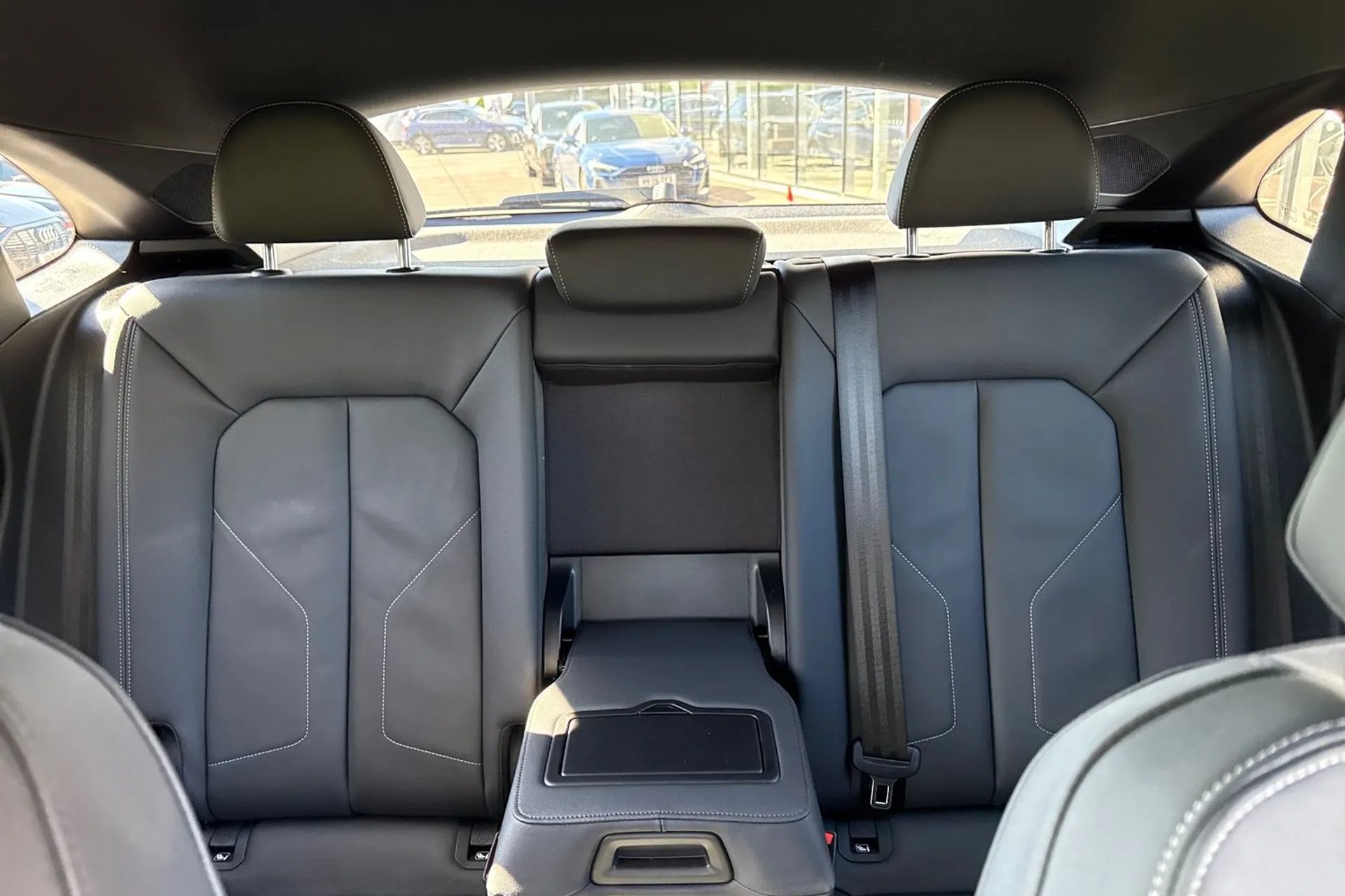 Audi Q3 thumbnail image number 22