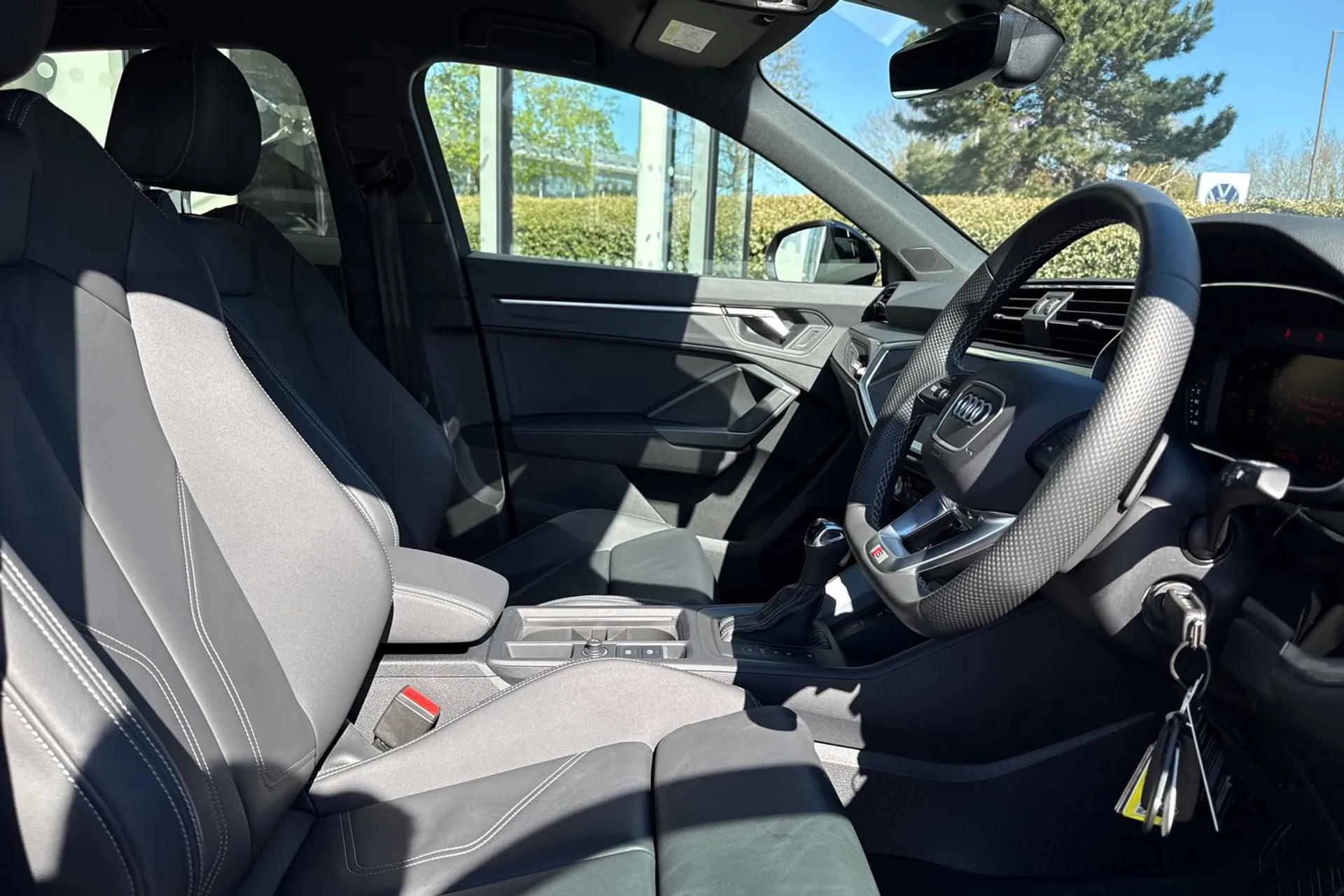 Audi Q3 thumbnail image number 44