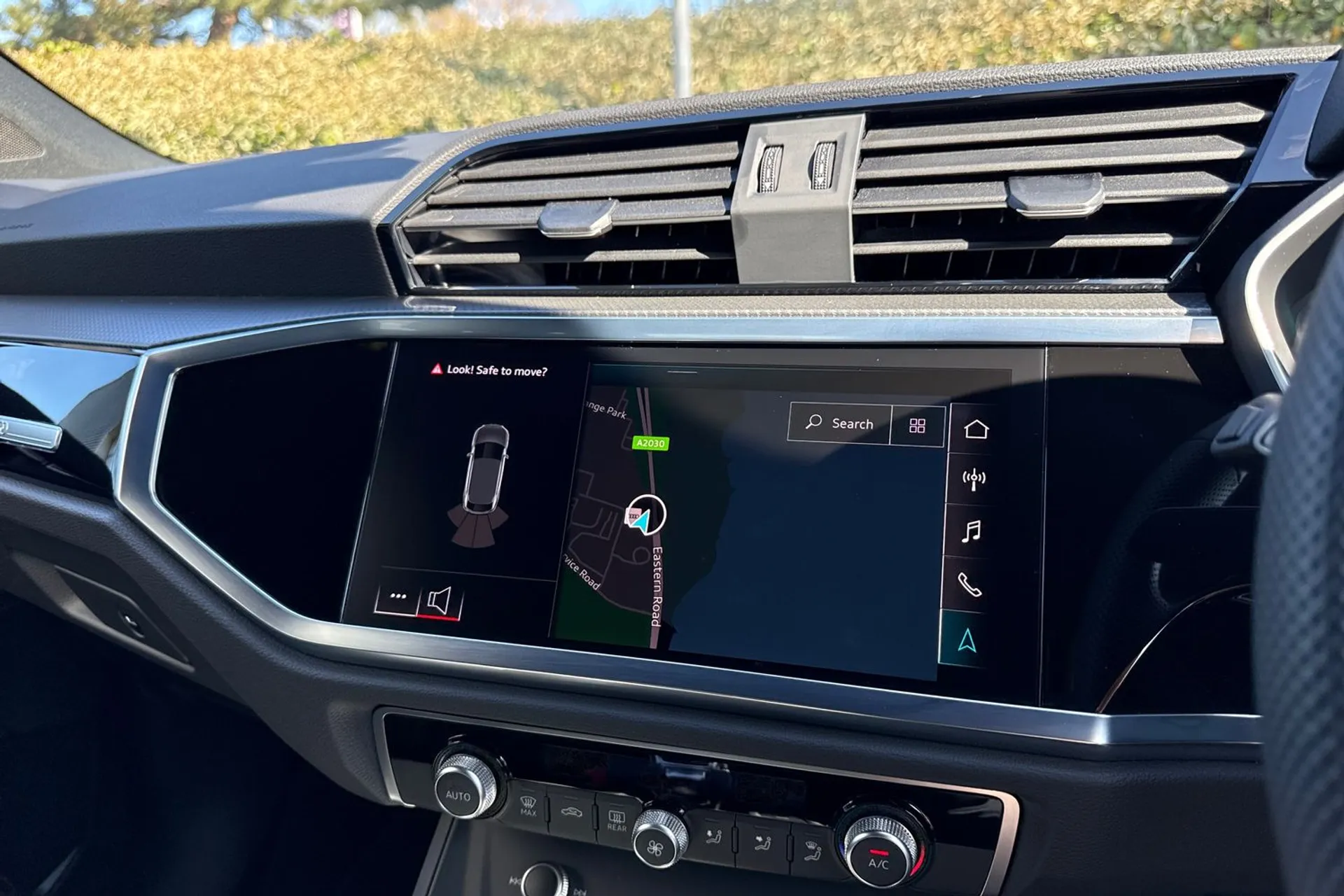 Audi Q3 thumbnail image number 43