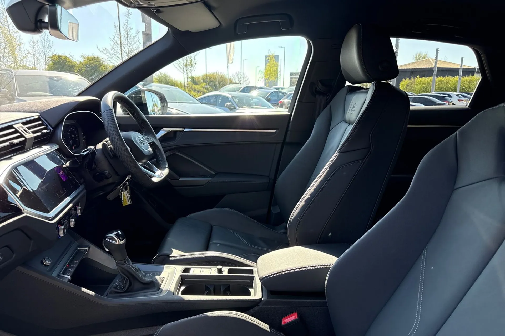 Audi Q3 thumbnail image number 46