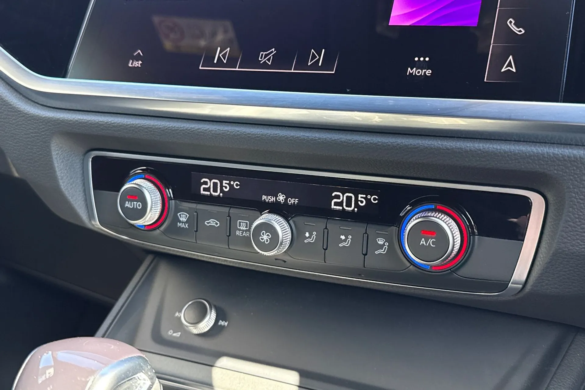 Audi Q3 thumbnail image number 17