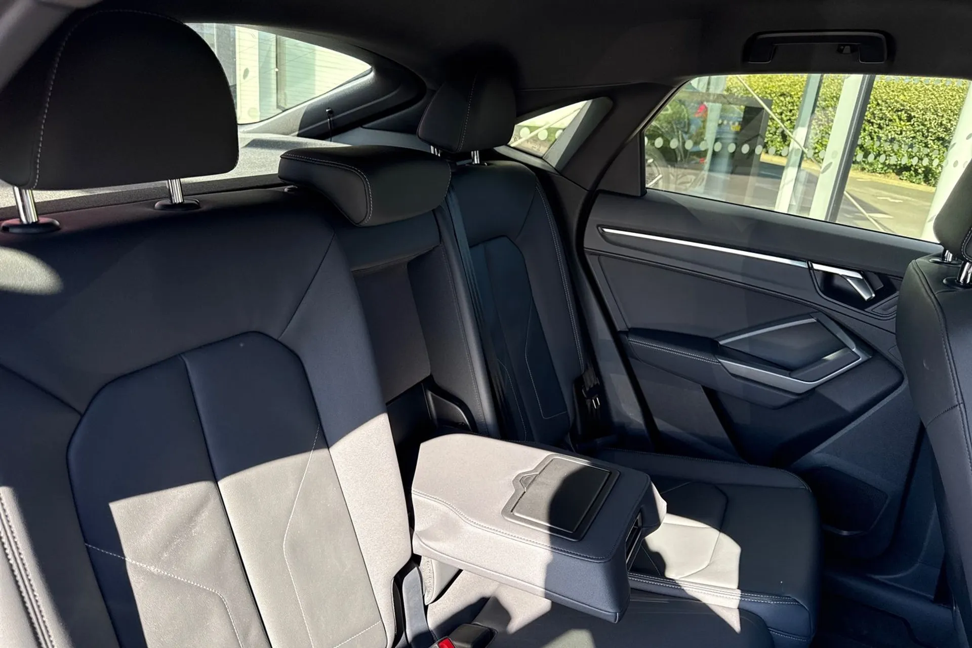 Audi Q3 thumbnail image number 39