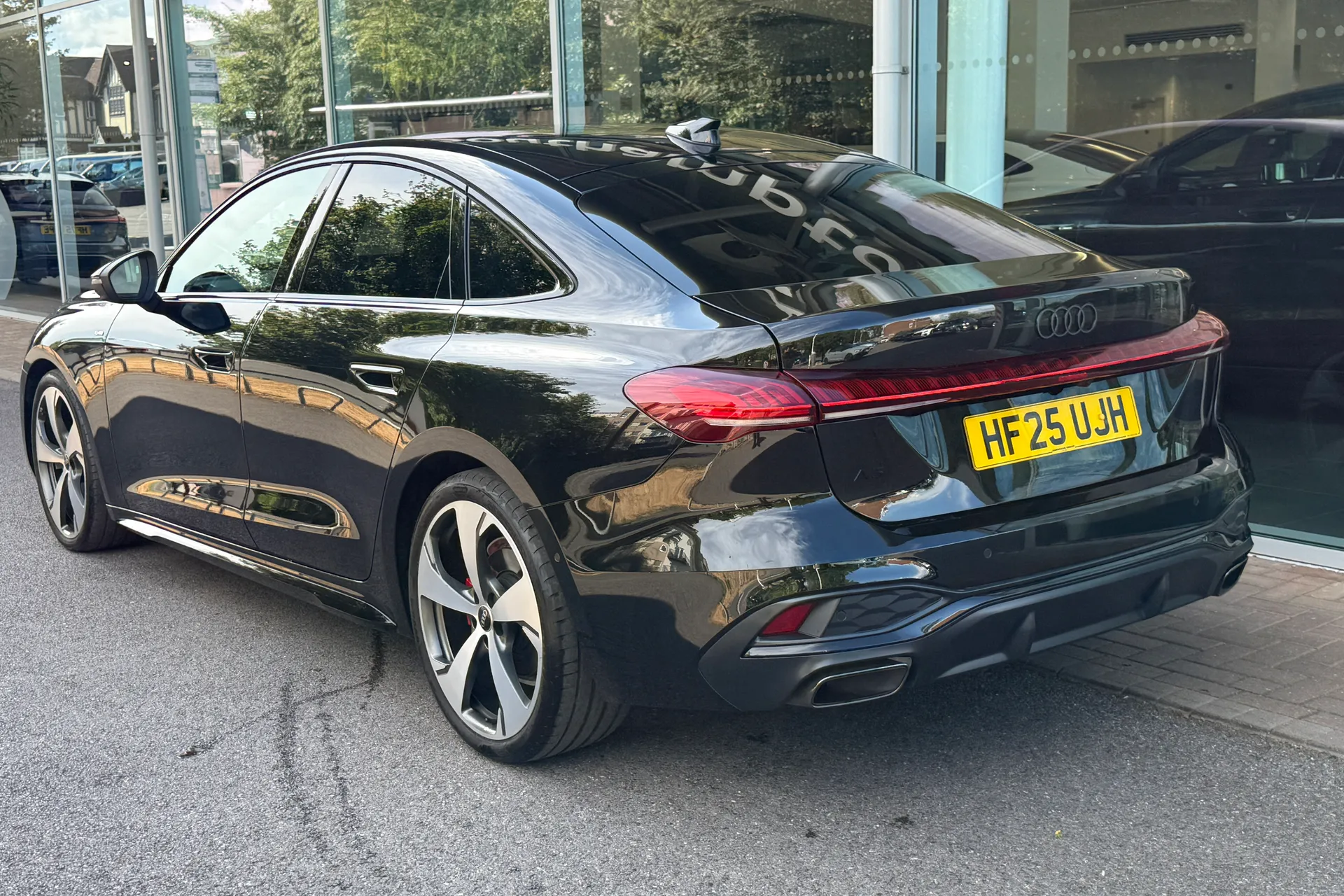Audi A5 thumbnail image number 3