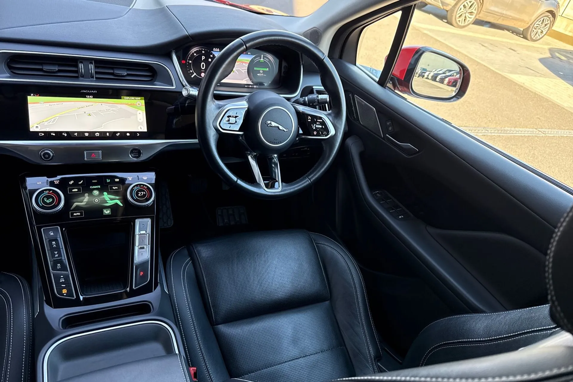 Jaguar I-PACE thumbnail image number 49