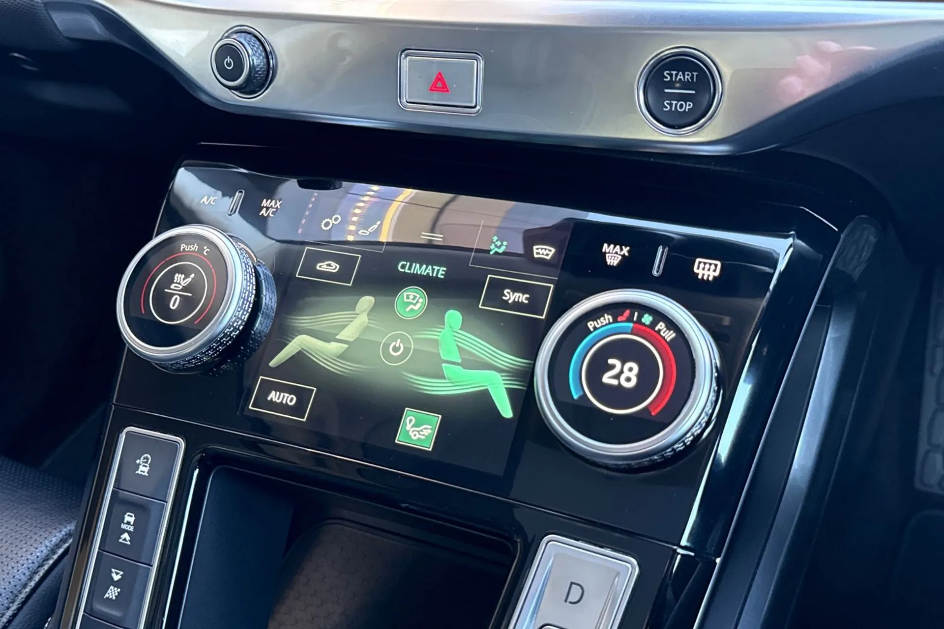 Jaguar I-PACE thumbnail image number 58