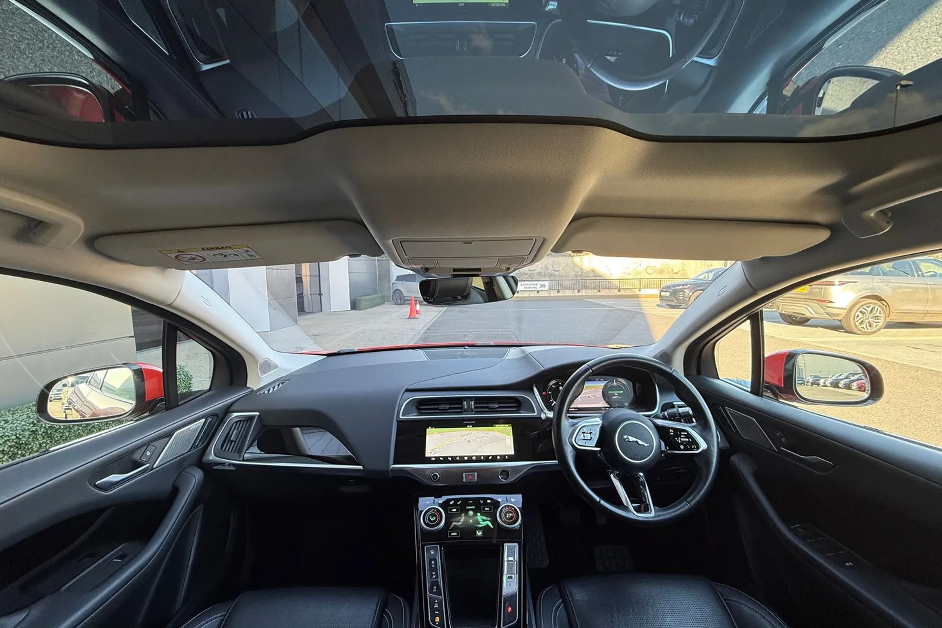 Jaguar I-PACE thumbnail image number 3