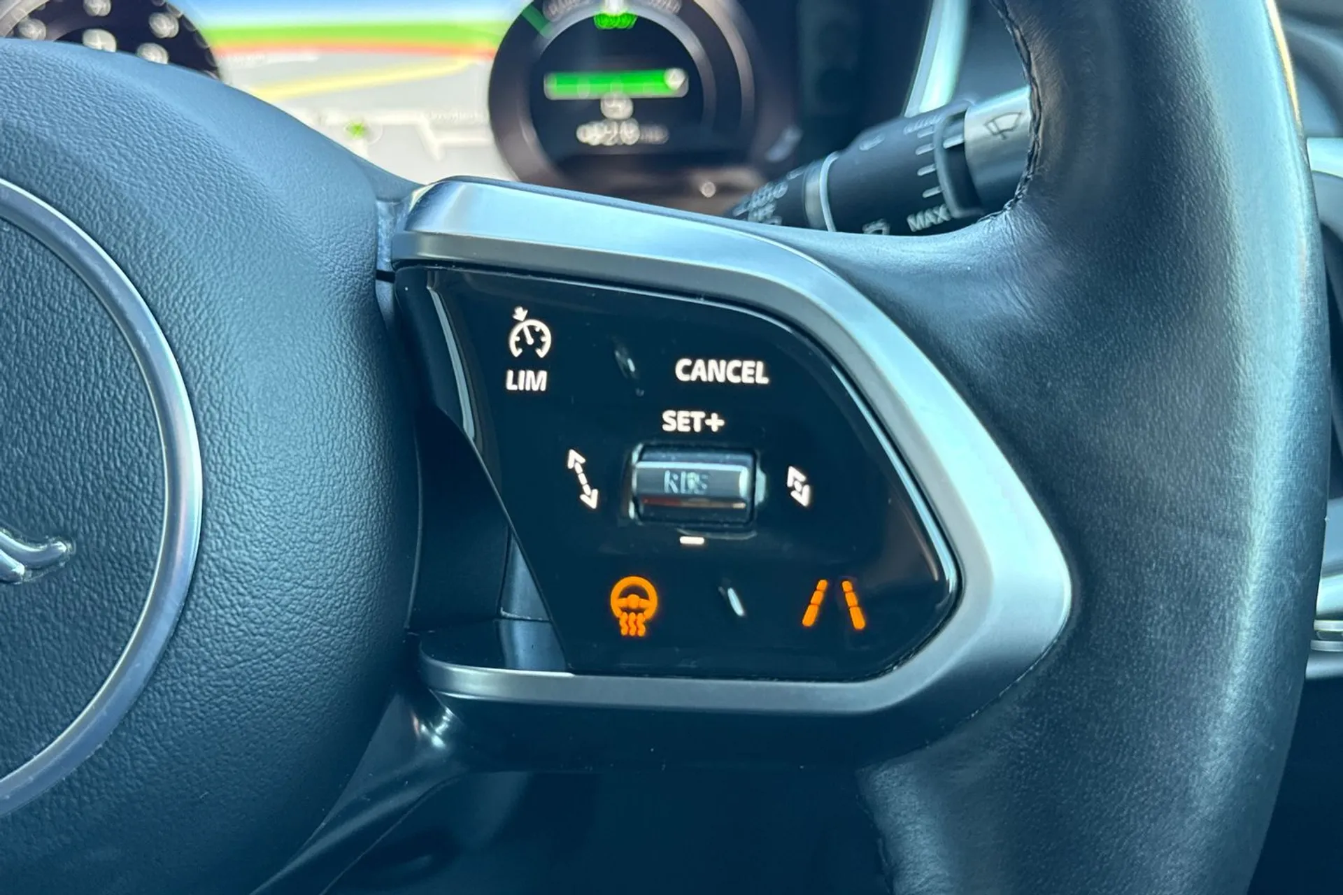 Jaguar I-PACE thumbnail image number 30