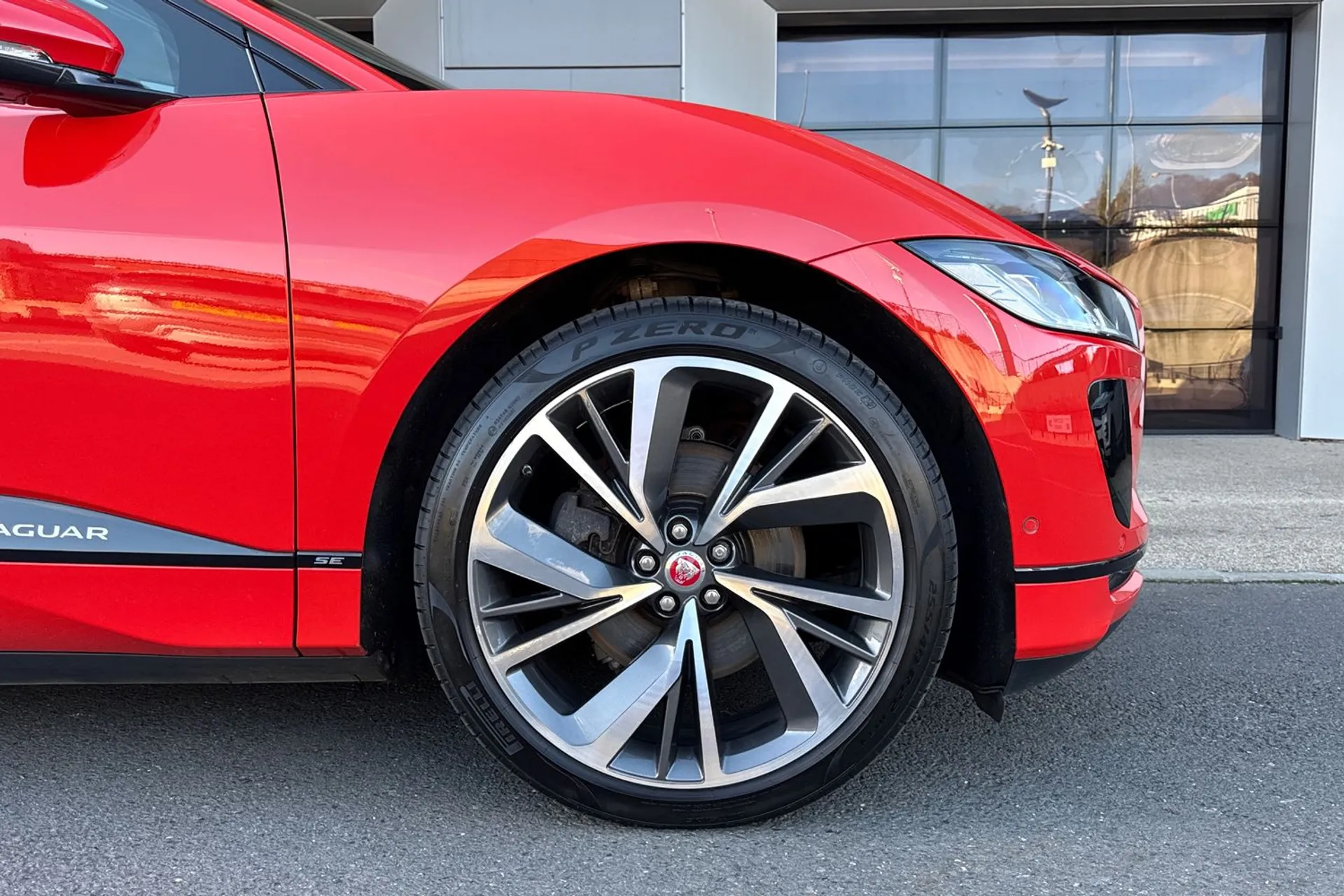 Jaguar I-PACE thumbnail image number 20