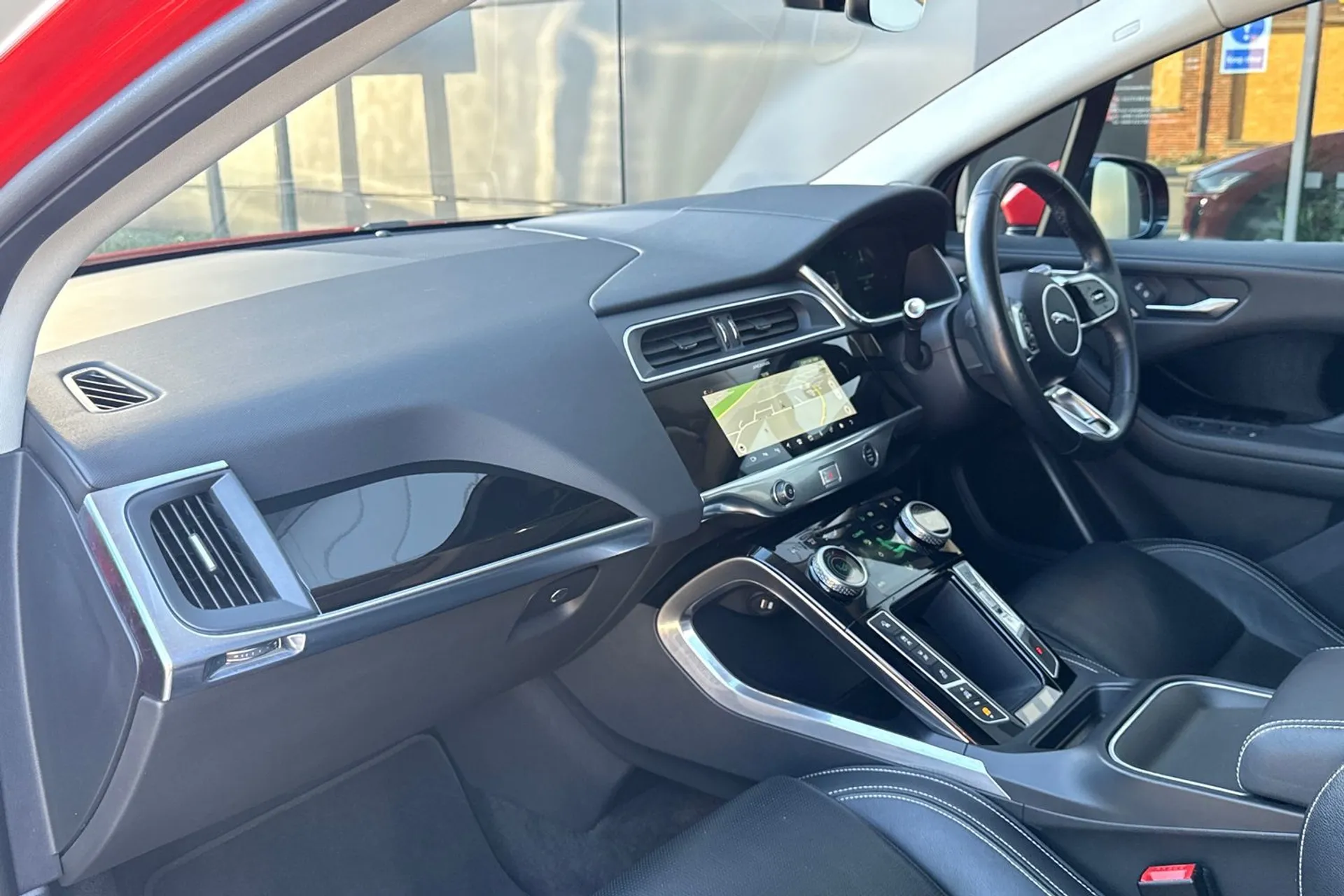 Jaguar I-PACE thumbnail image number 50