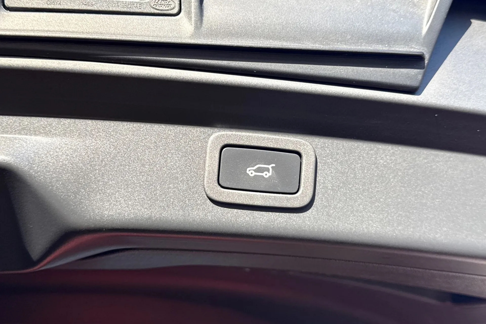 Jaguar I-PACE thumbnail image number 44