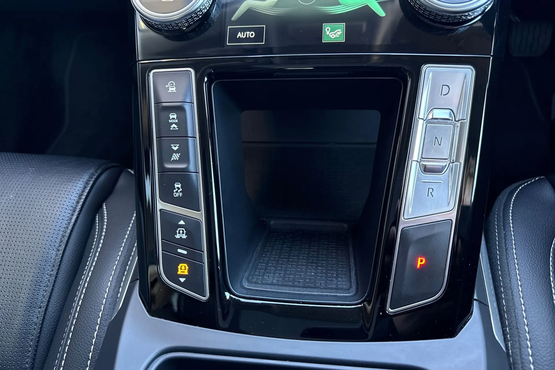 Jaguar I-PACE thumbnail image number 56